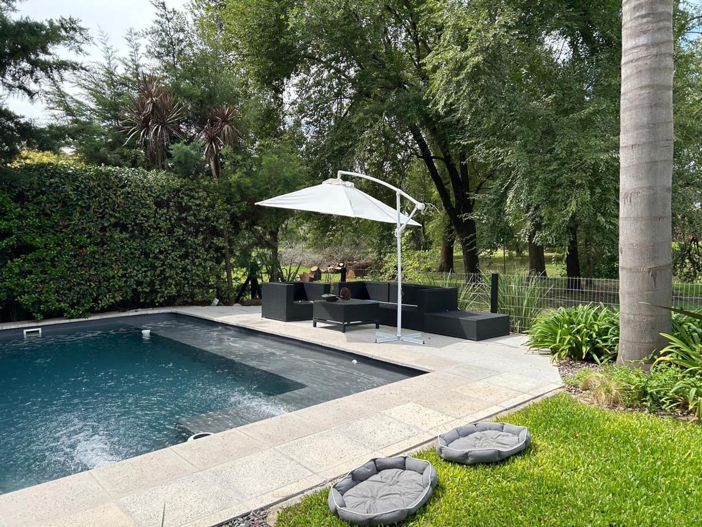 Casa en Venta en Country Club Banco Provincia, USD 390.000