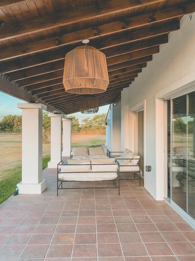 Casa 4 ambientes con 3 baños