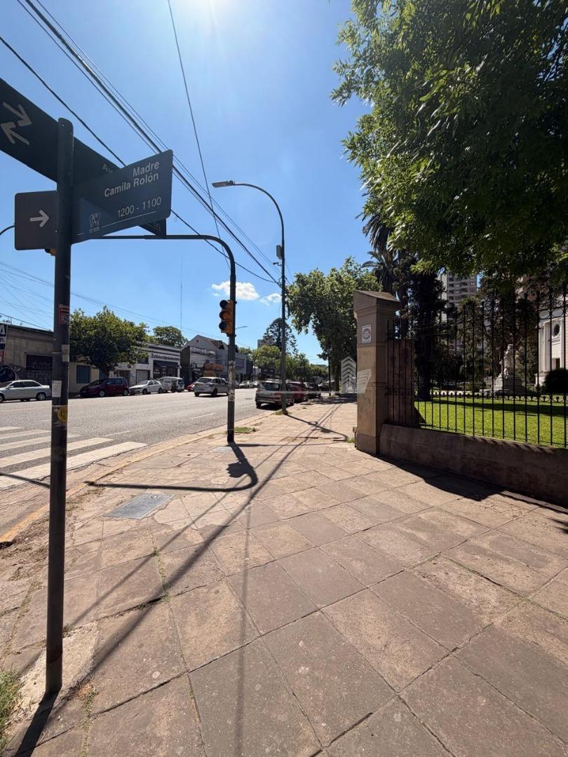 Juan José Paso 1100