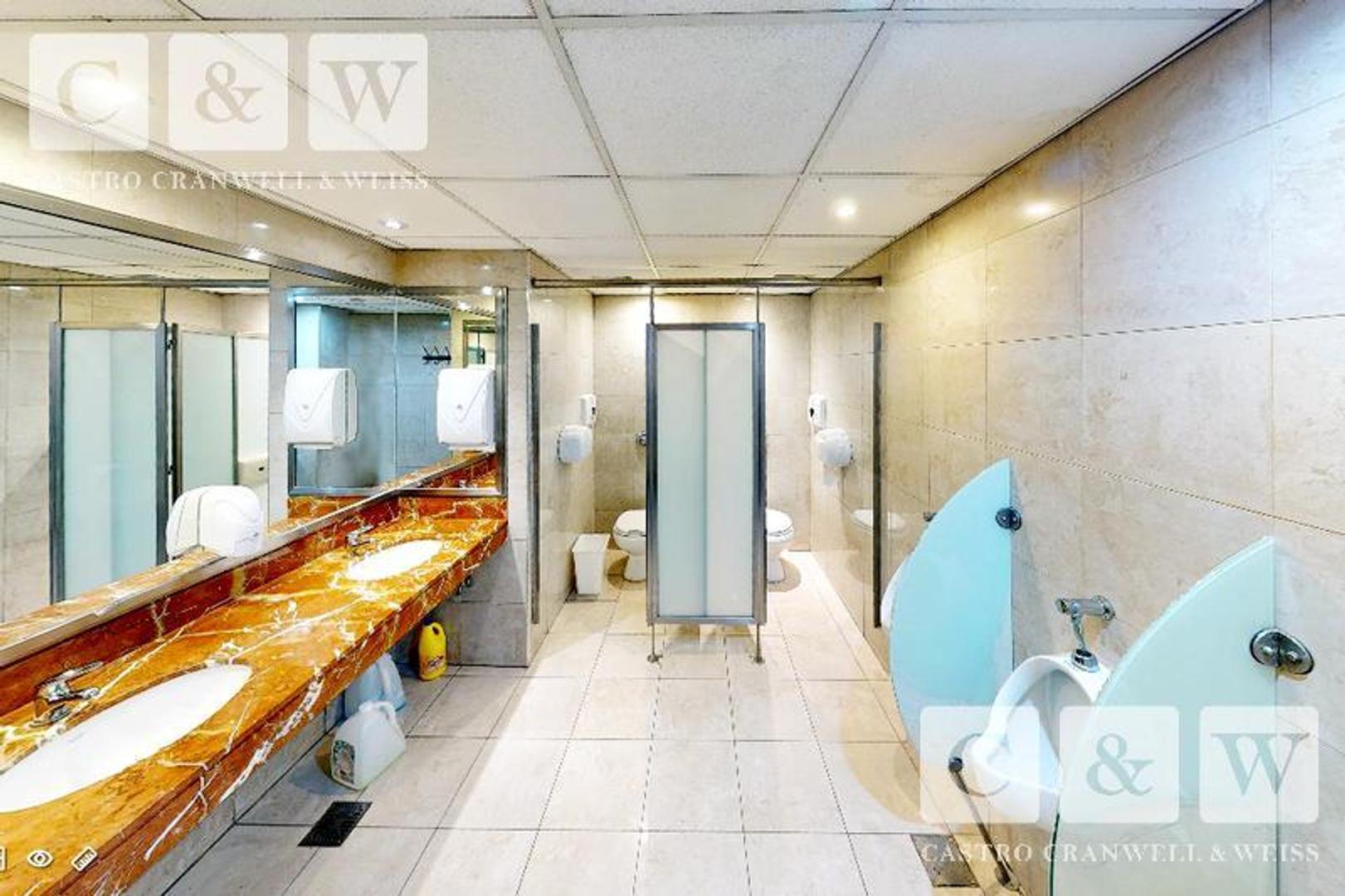 Oficina en Alquiler con 6 cocheras