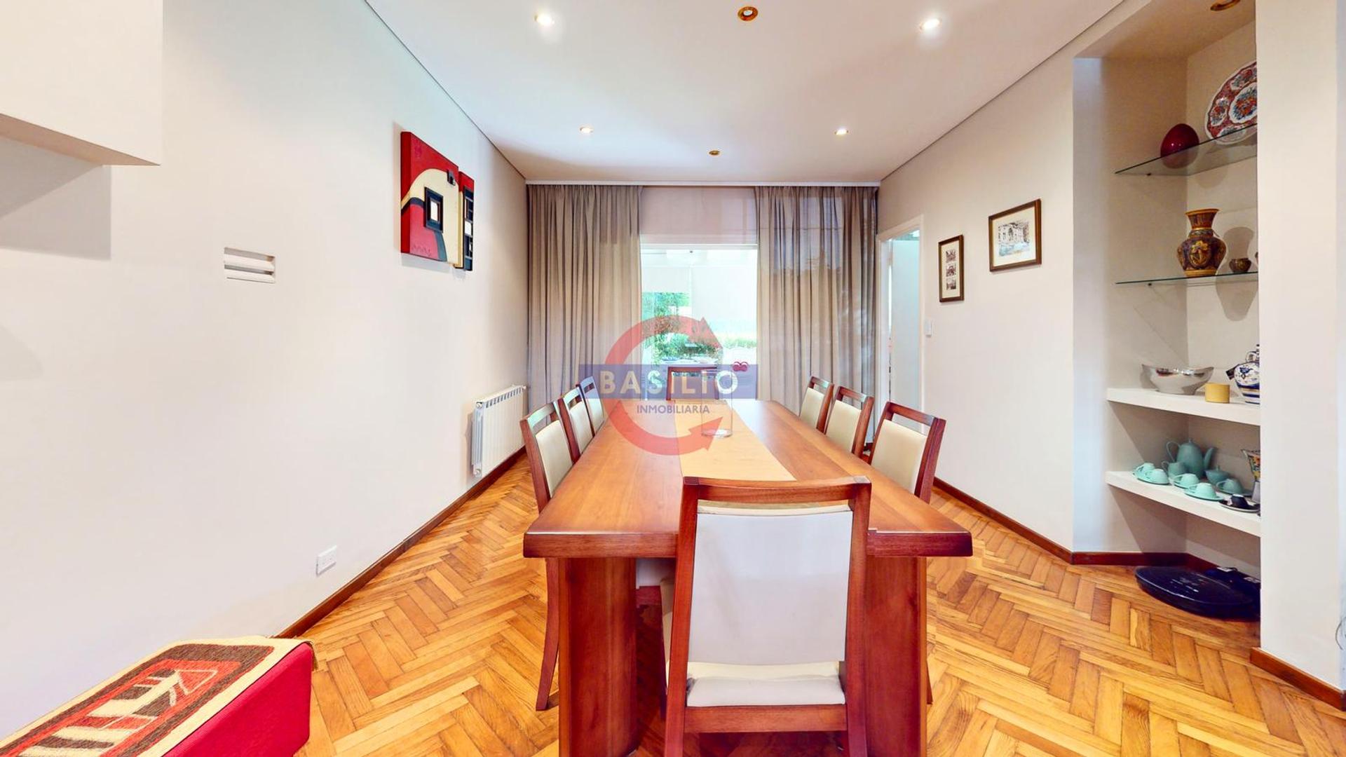 Casa 5 ambientes con 2 baños