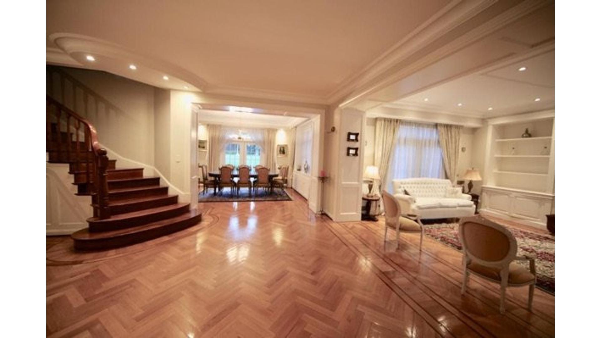 Casa 5 ambientes con 6 baños