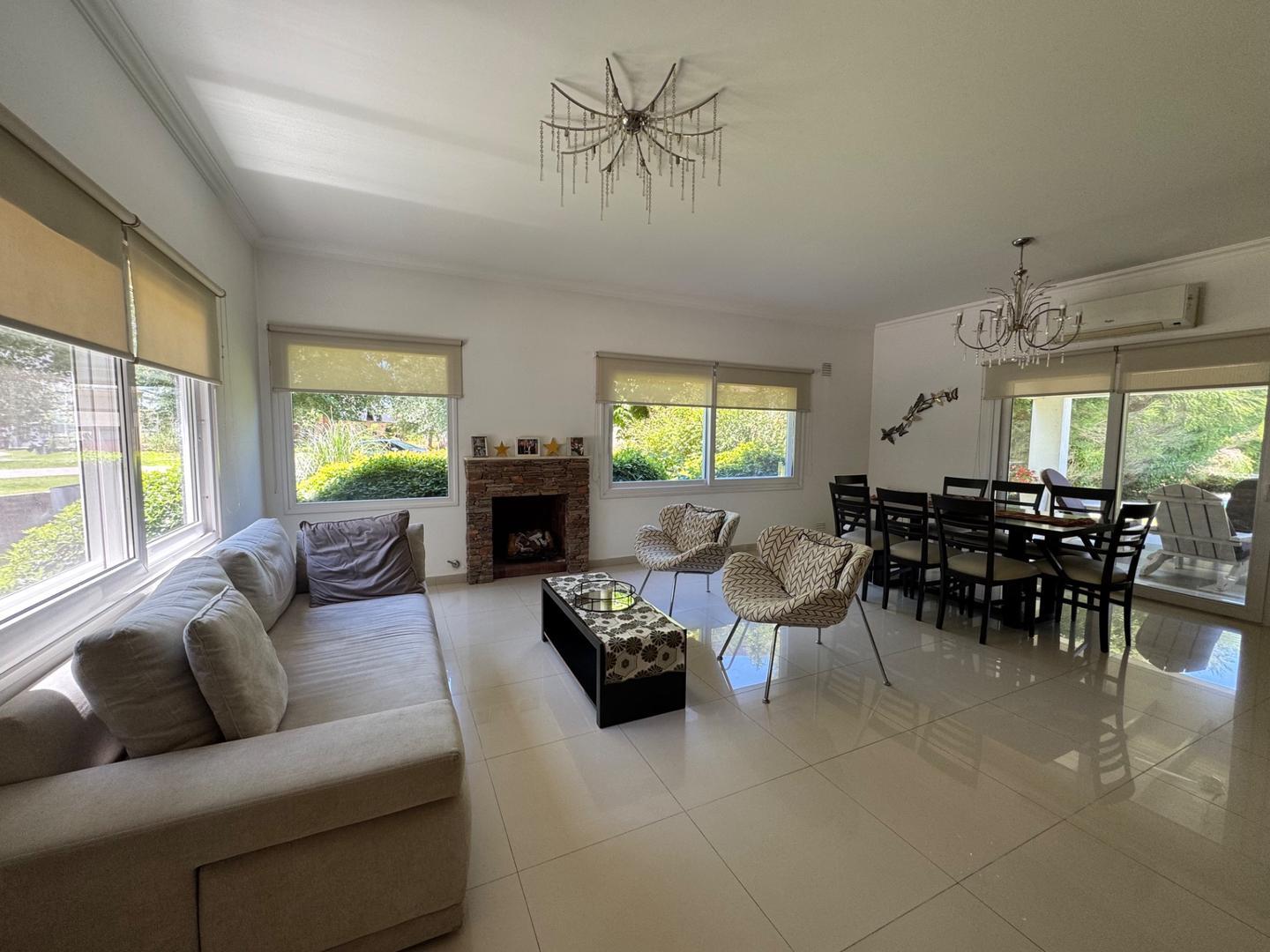 Casa en Venta en Weston, USD 430.000