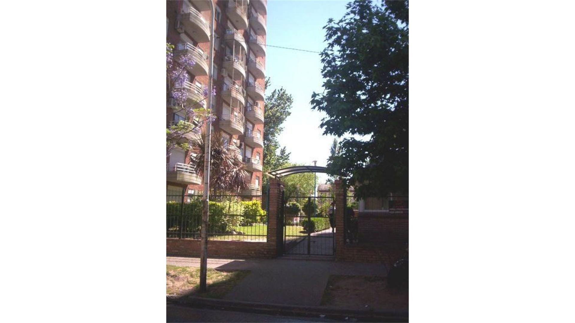 Terreno en Venta en Sarandi, USD 450.000