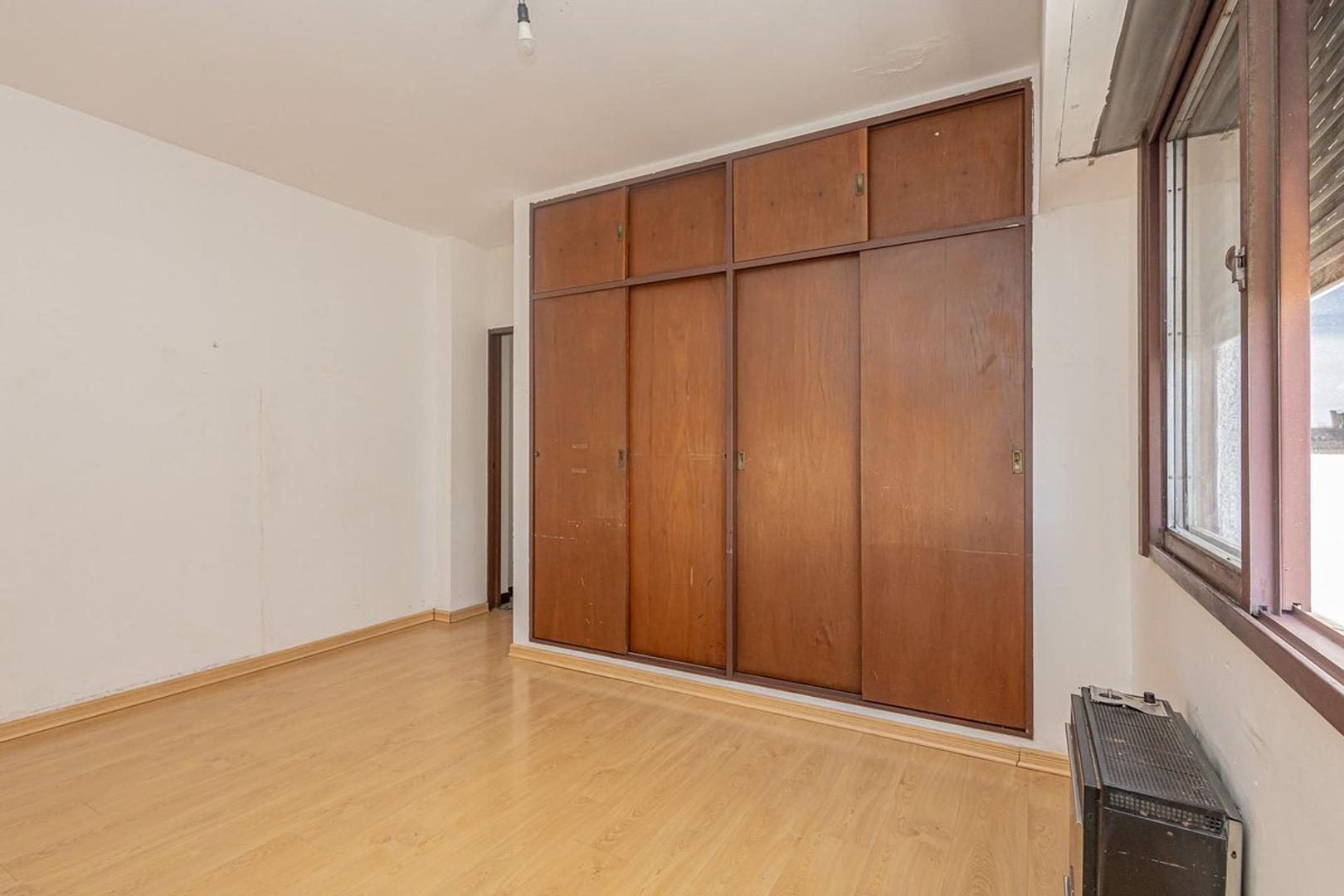 DEPARTAMENTO 4 AMB  MORON CENTRO ESCUCHAN OFERTAS