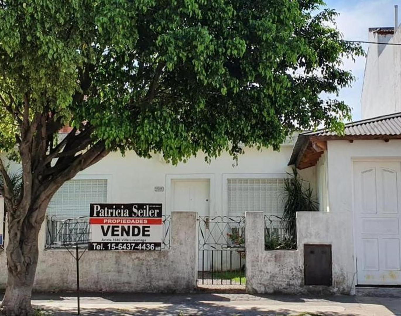 CASA 3 AMB.  ESTILO AMERICANA CON PARQUE