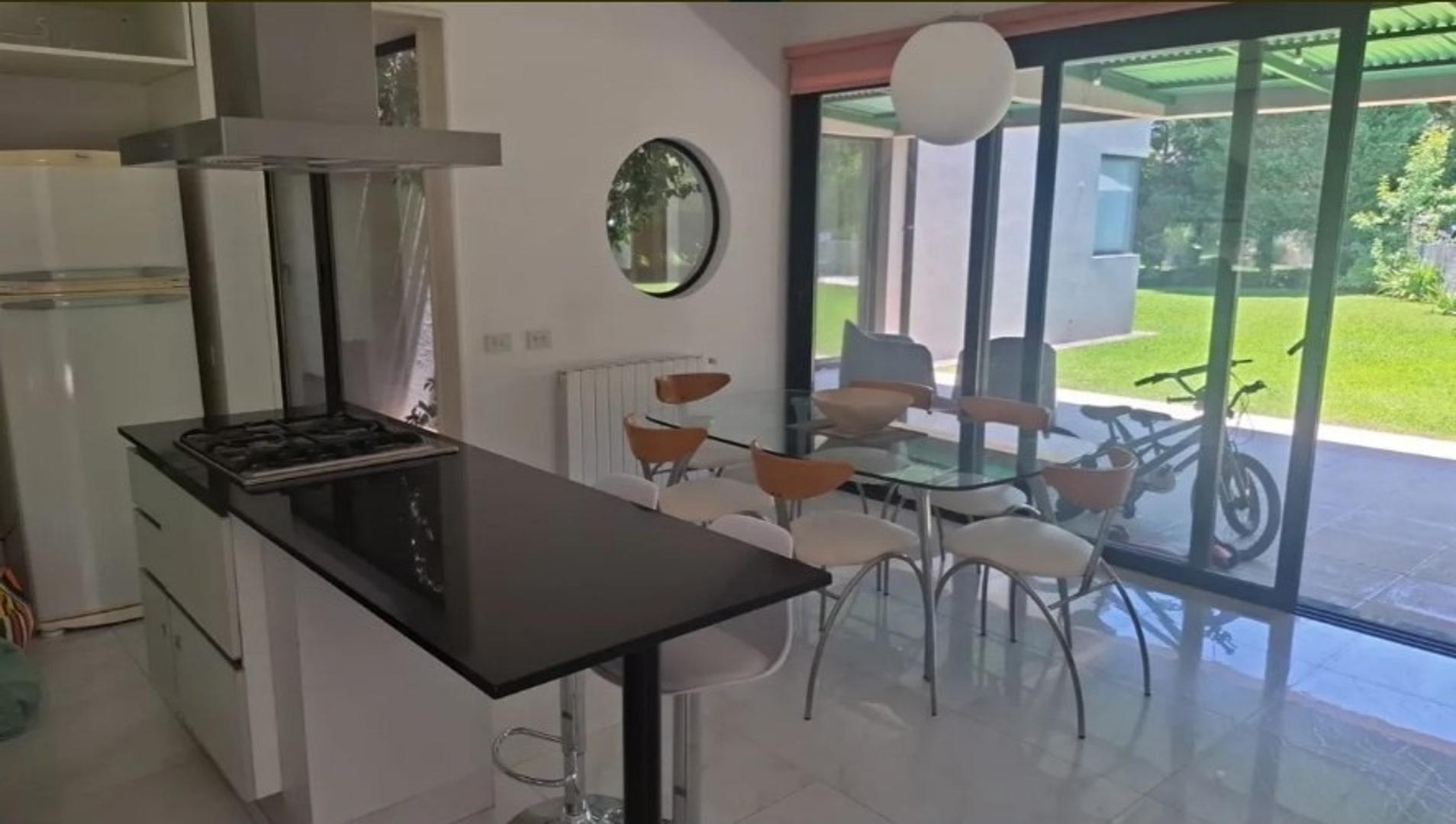 CASA EN ALQUILER - HARAS SANTA MARIA