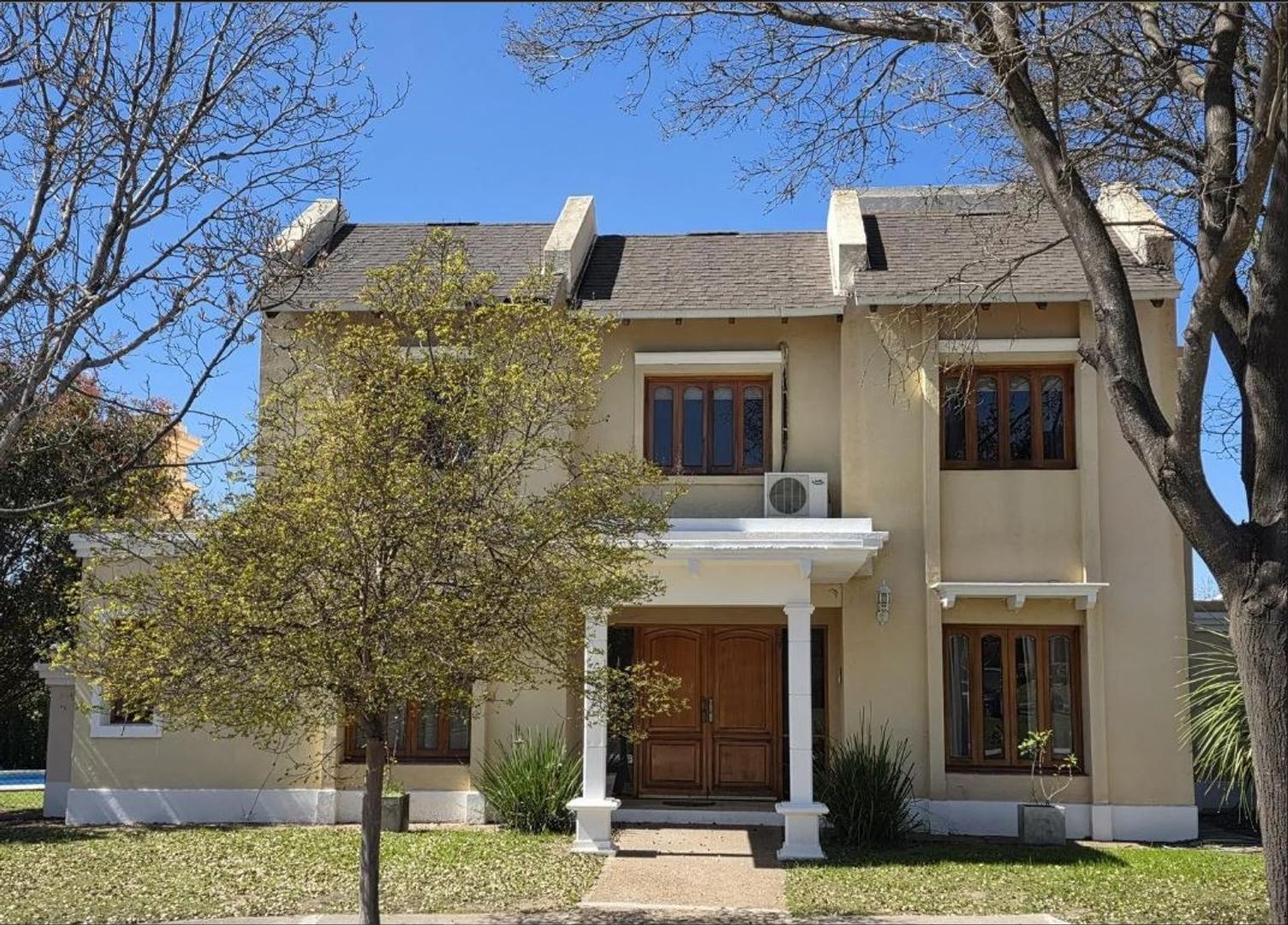 Venta casa 4 dormitorios valle escondido los soles