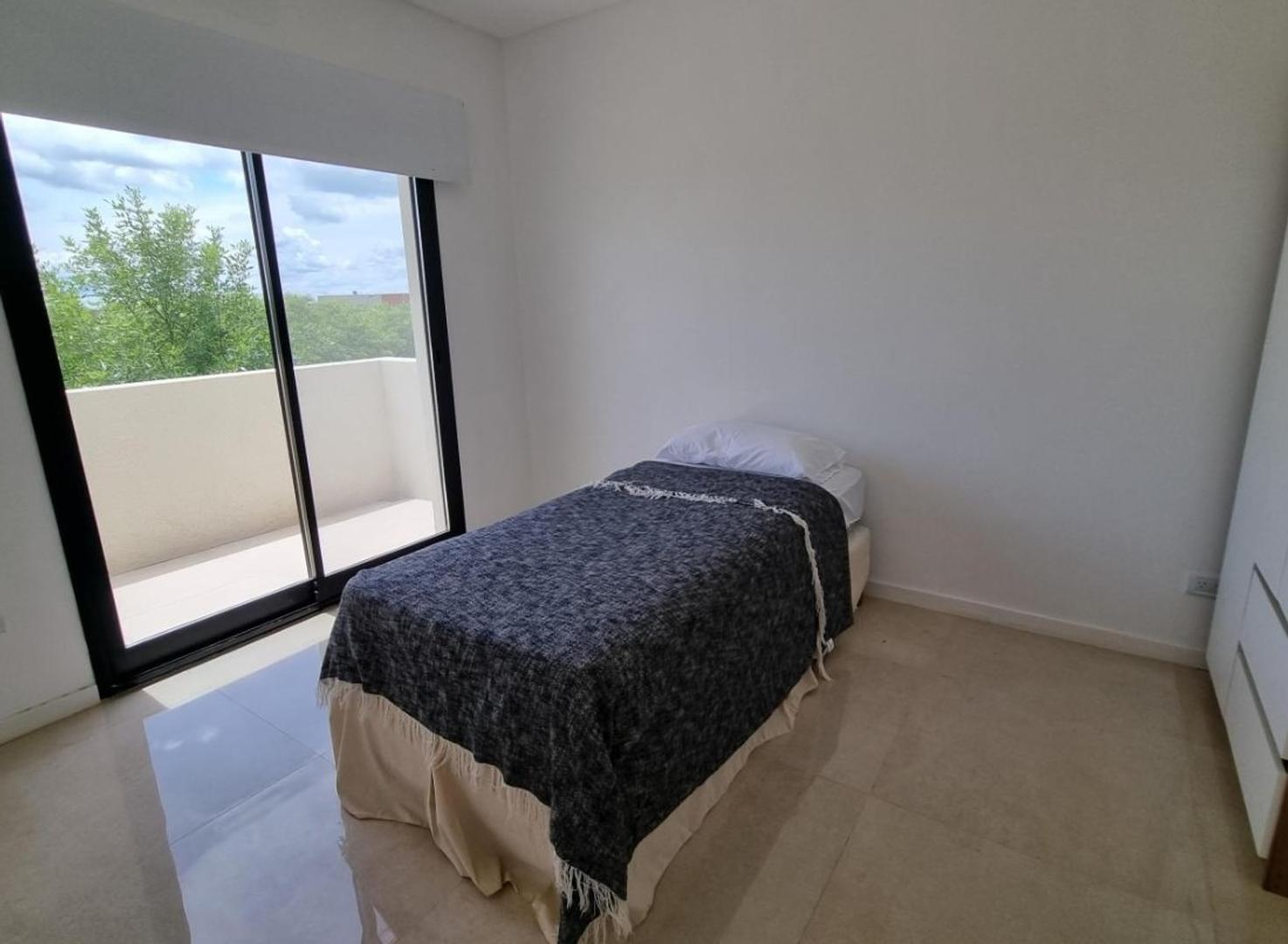 Casa en venta, Barrio Araucarias Puertos del Lago