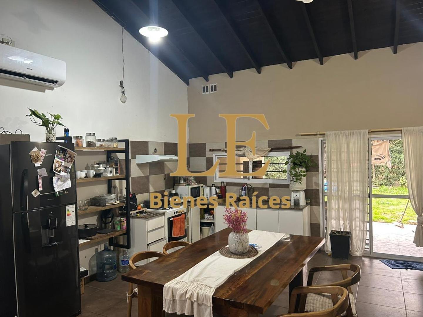 Casa 3 ambientes con 2 baños