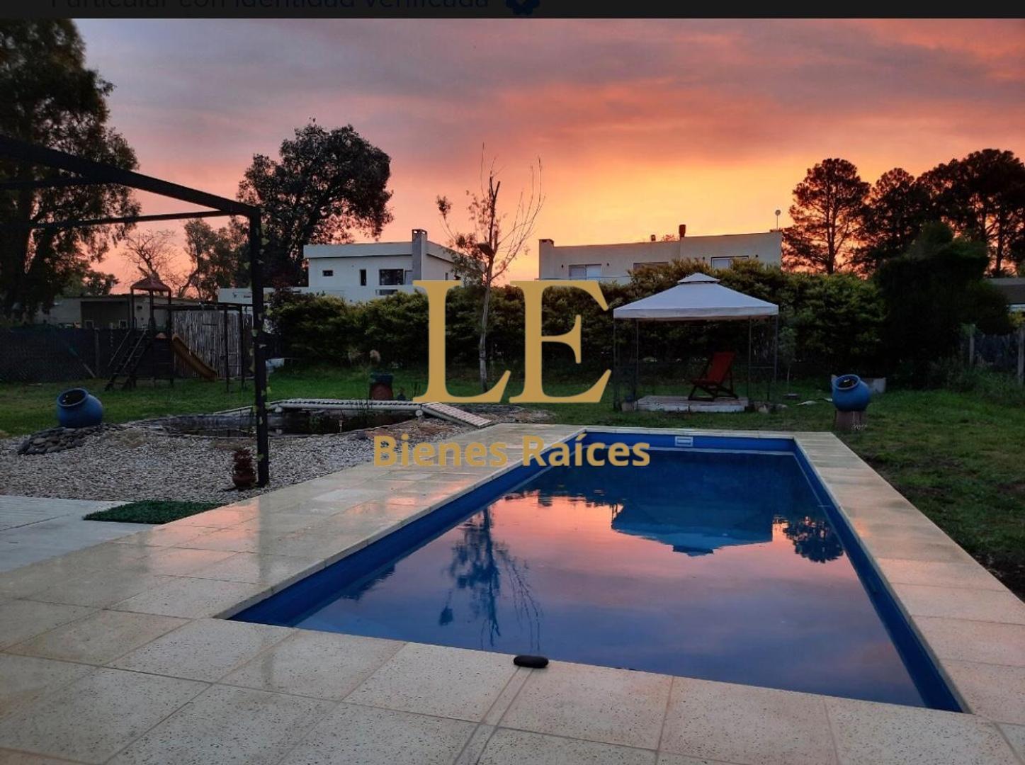 Casa en Venta con 4 cocheras