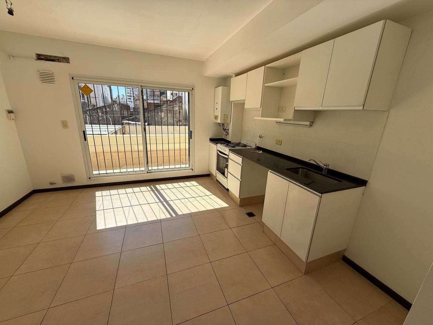 Buenos Aires 1000, Piso 2