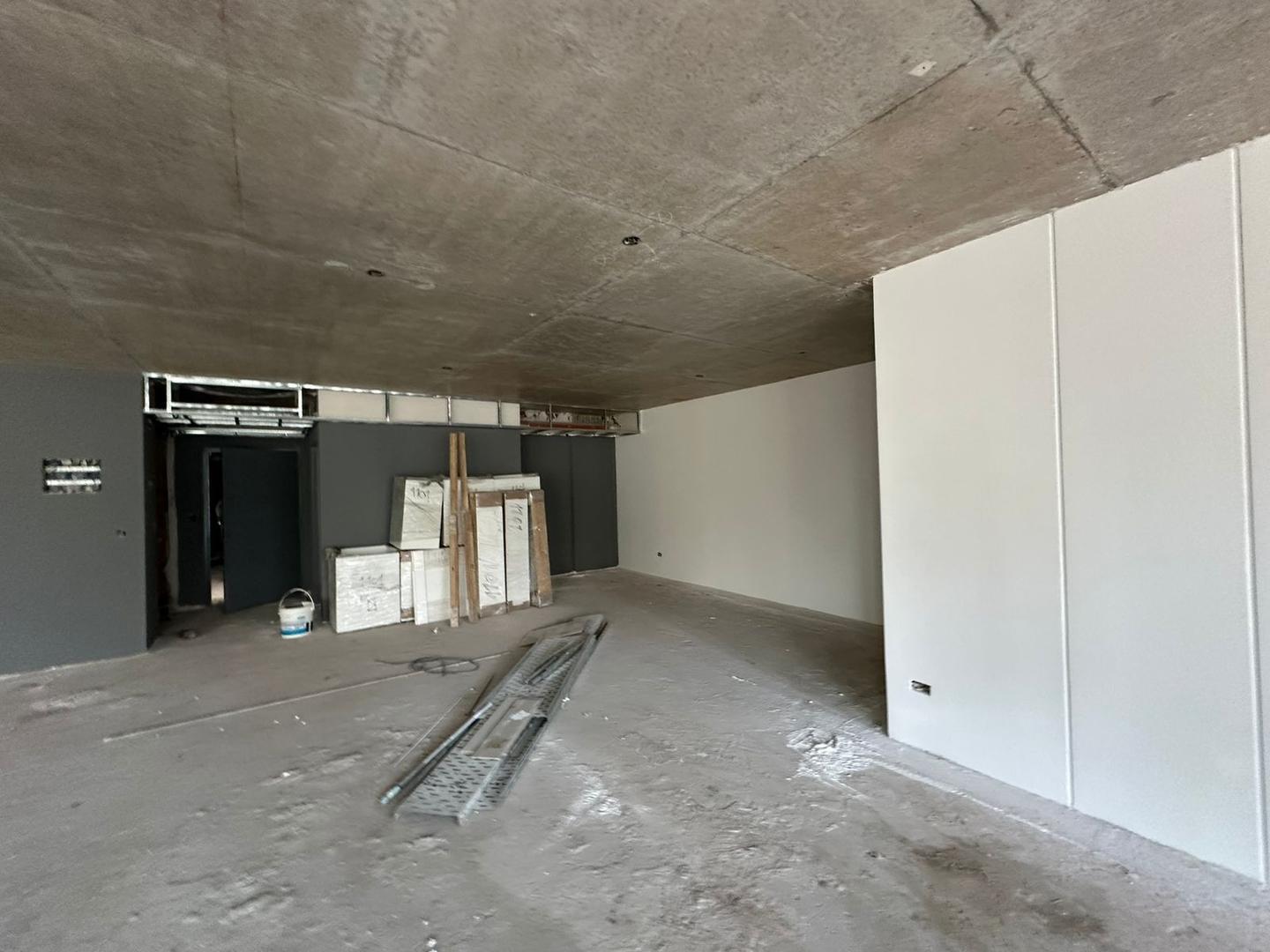 OFICINA COMERCIAL EN ALQUILER EN EDIFICIO AAA