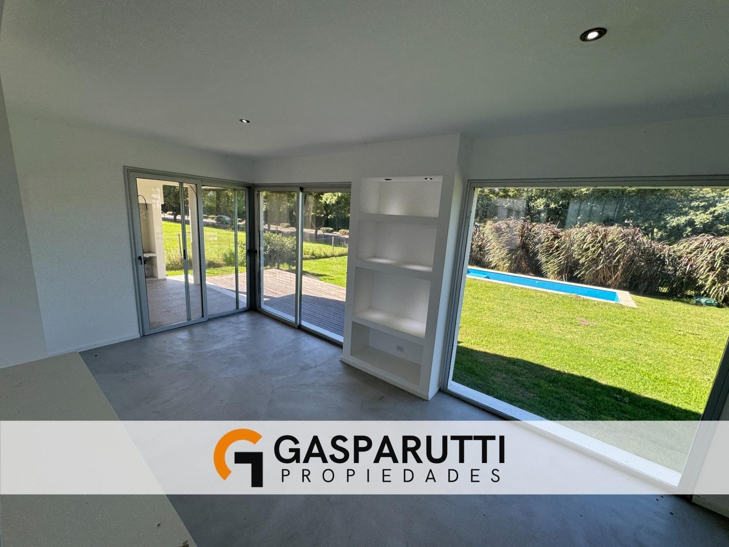 Casa 4 ambientes con 4 baños