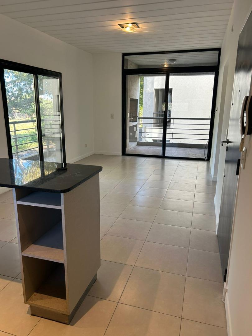 Casa 2 ambientes con 1 baño