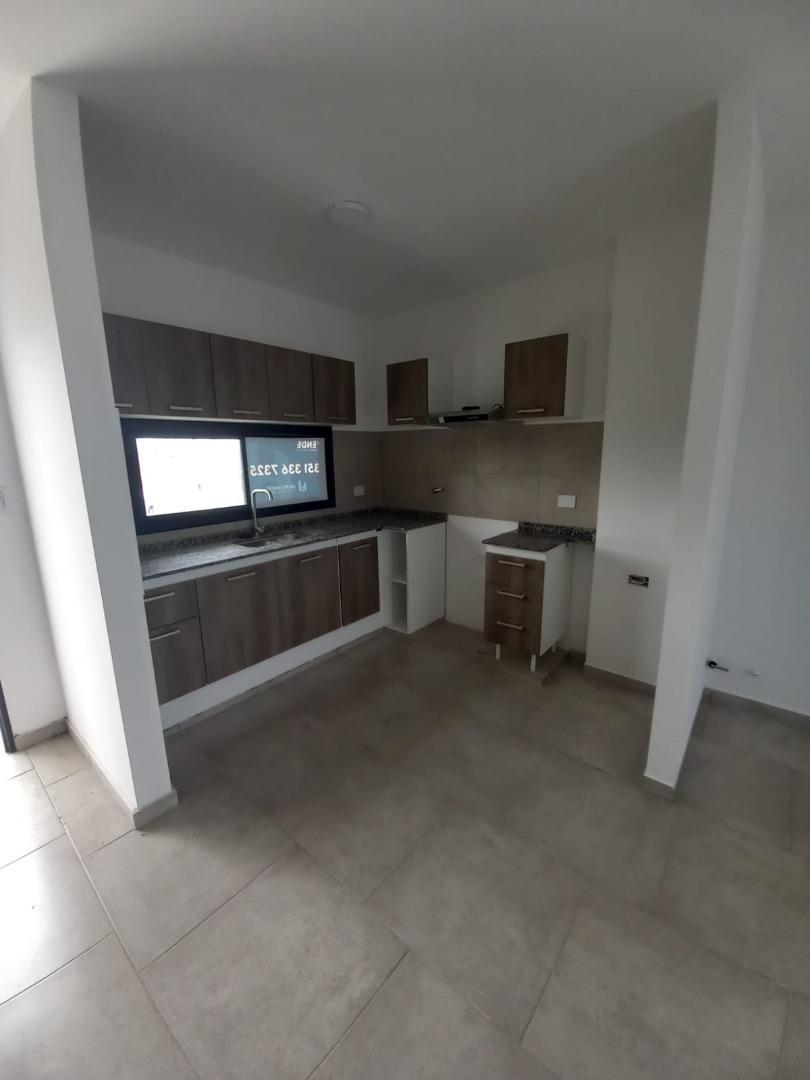 Casa en Venta con 5 cocheras