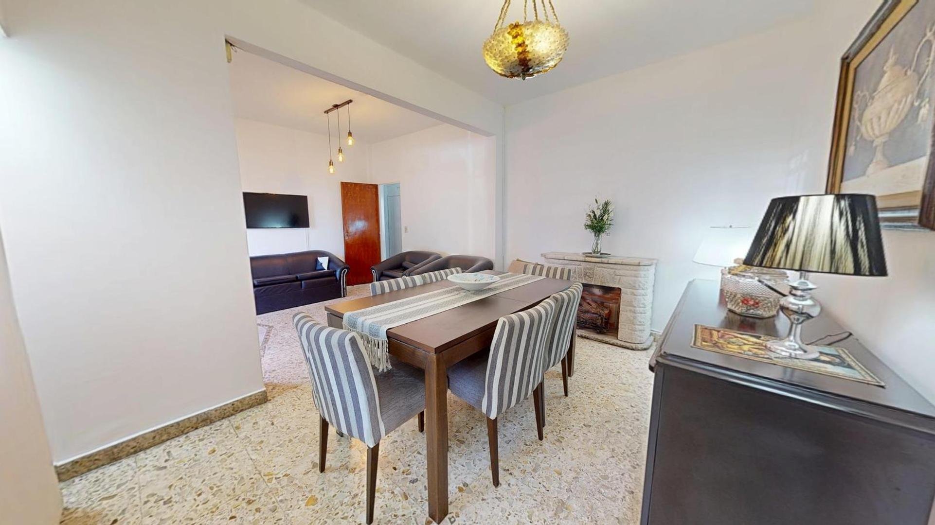 Casa 5 ambientes con 2 baños