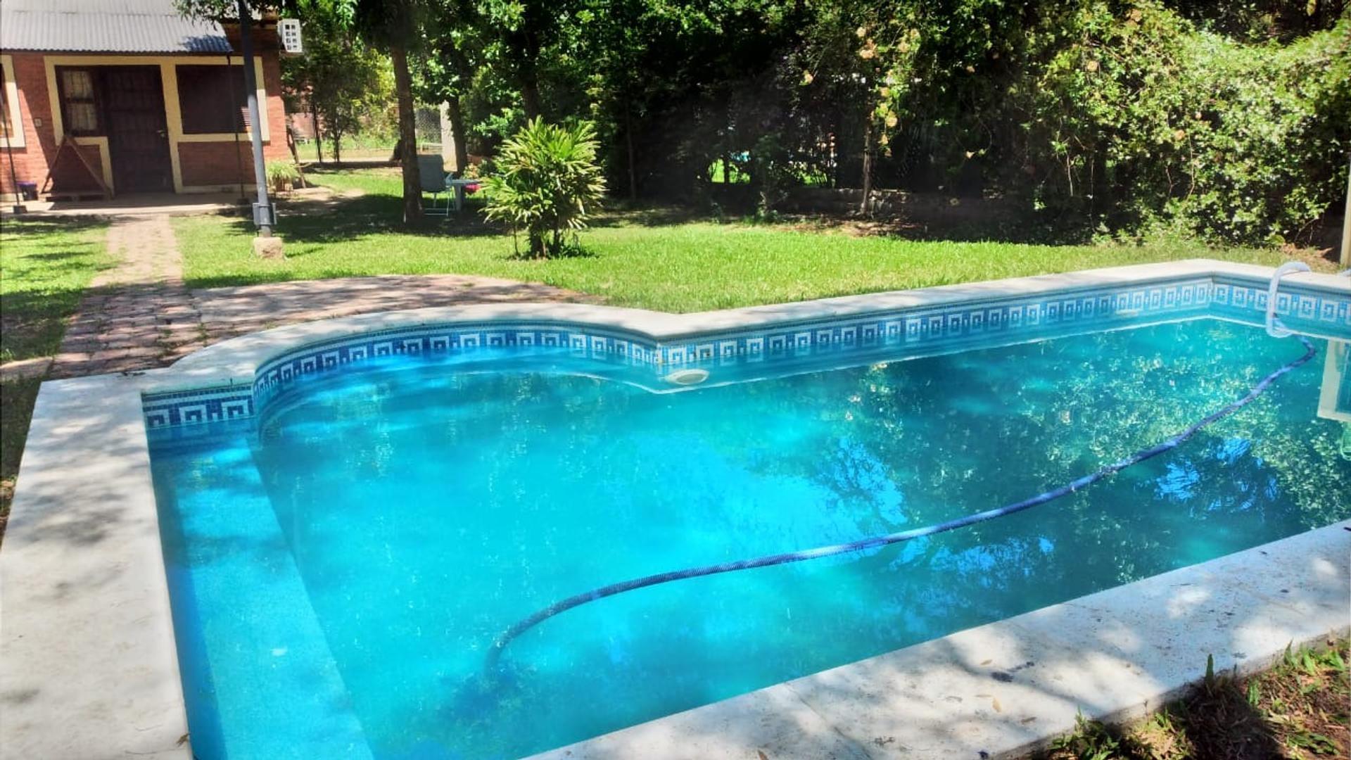 Casa con piscina: Col.Benitez Centro (Actualmente alquilada)