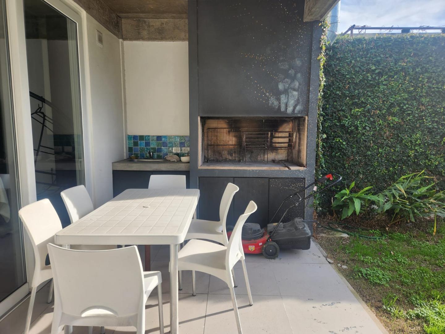 Casa 5 ambientes con 4 baños