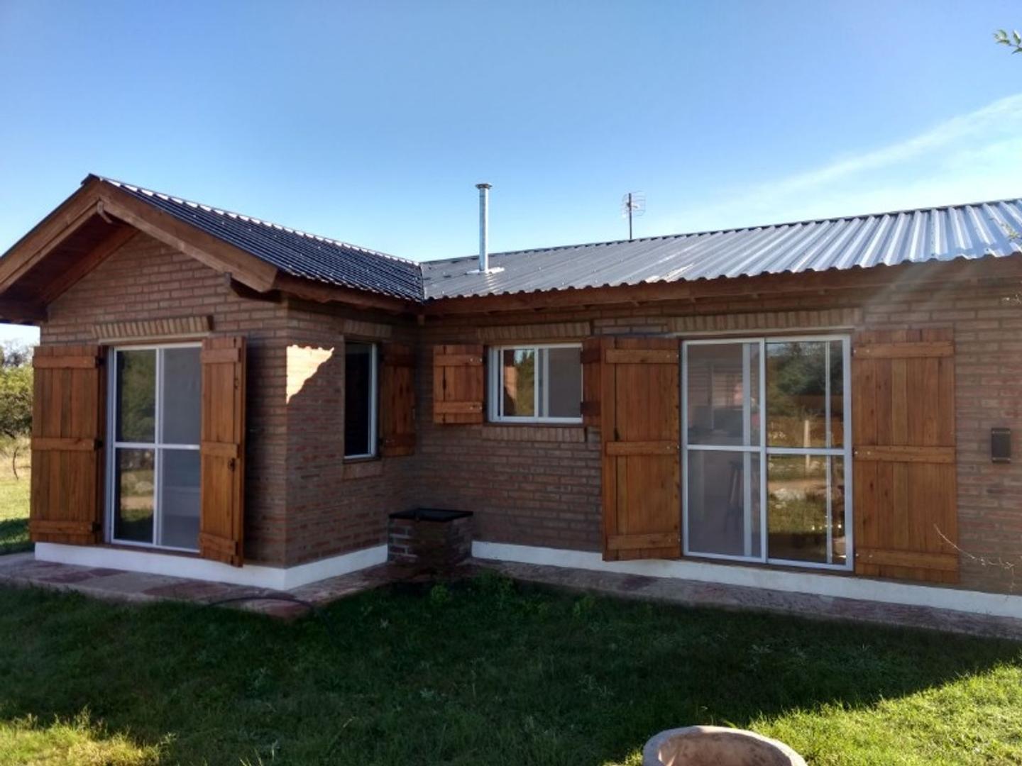 Casa 3 ambientes con 1 baño