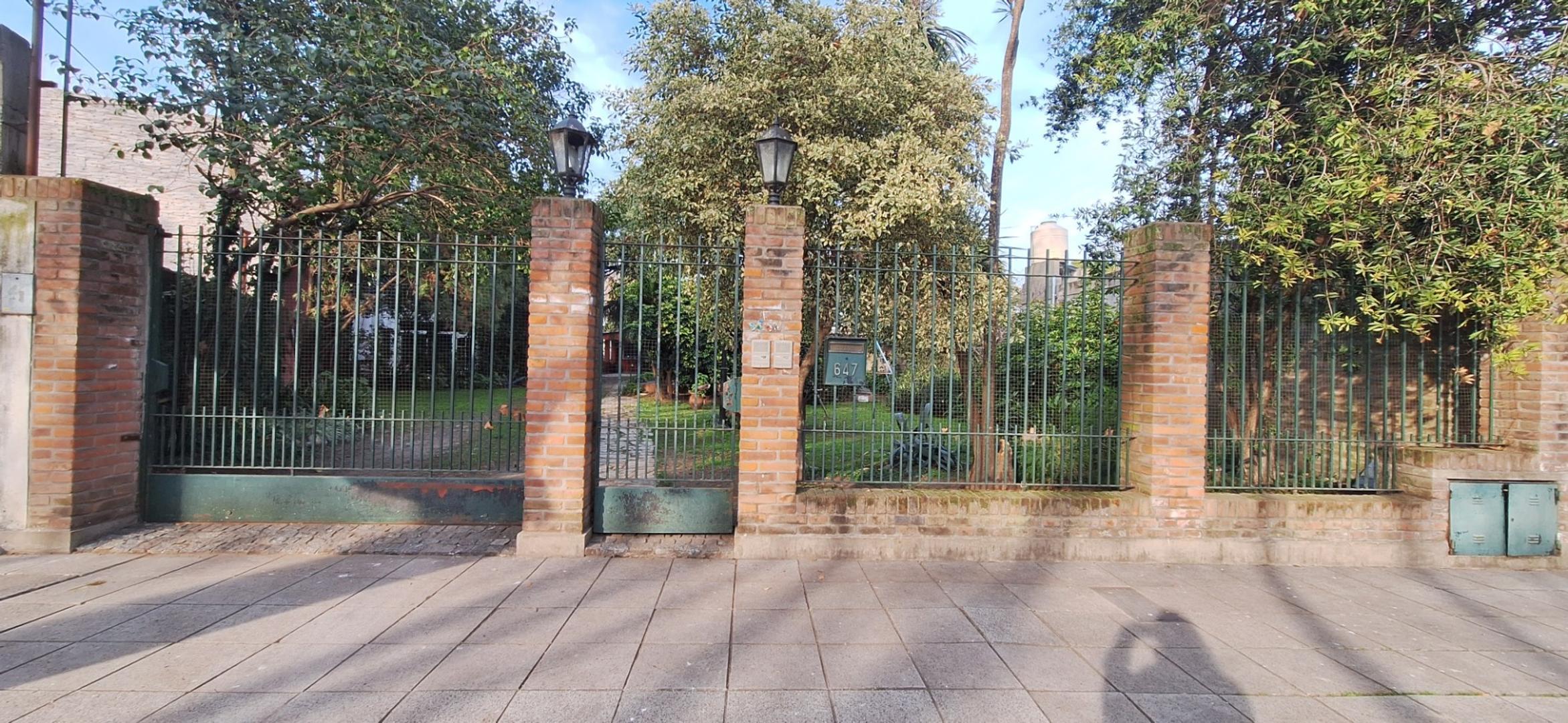 Casa en Venta con 7 cocheras