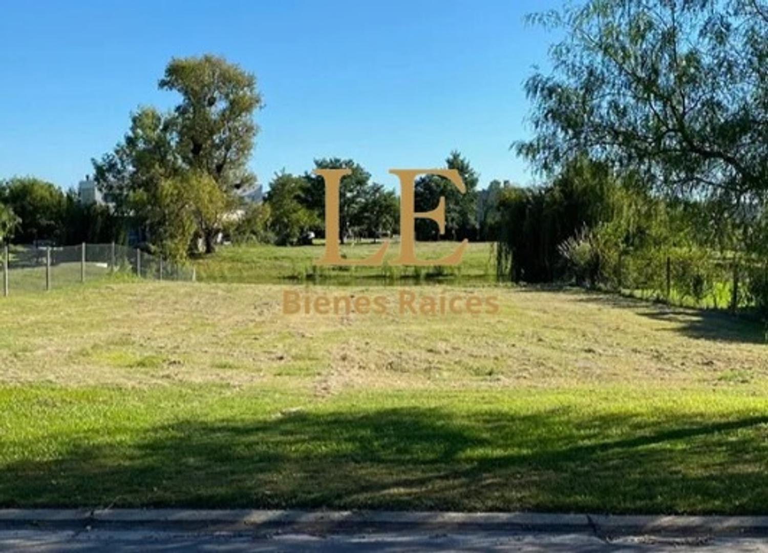 Venta excelente lote a laguna en San Matías, área 5. Escobar