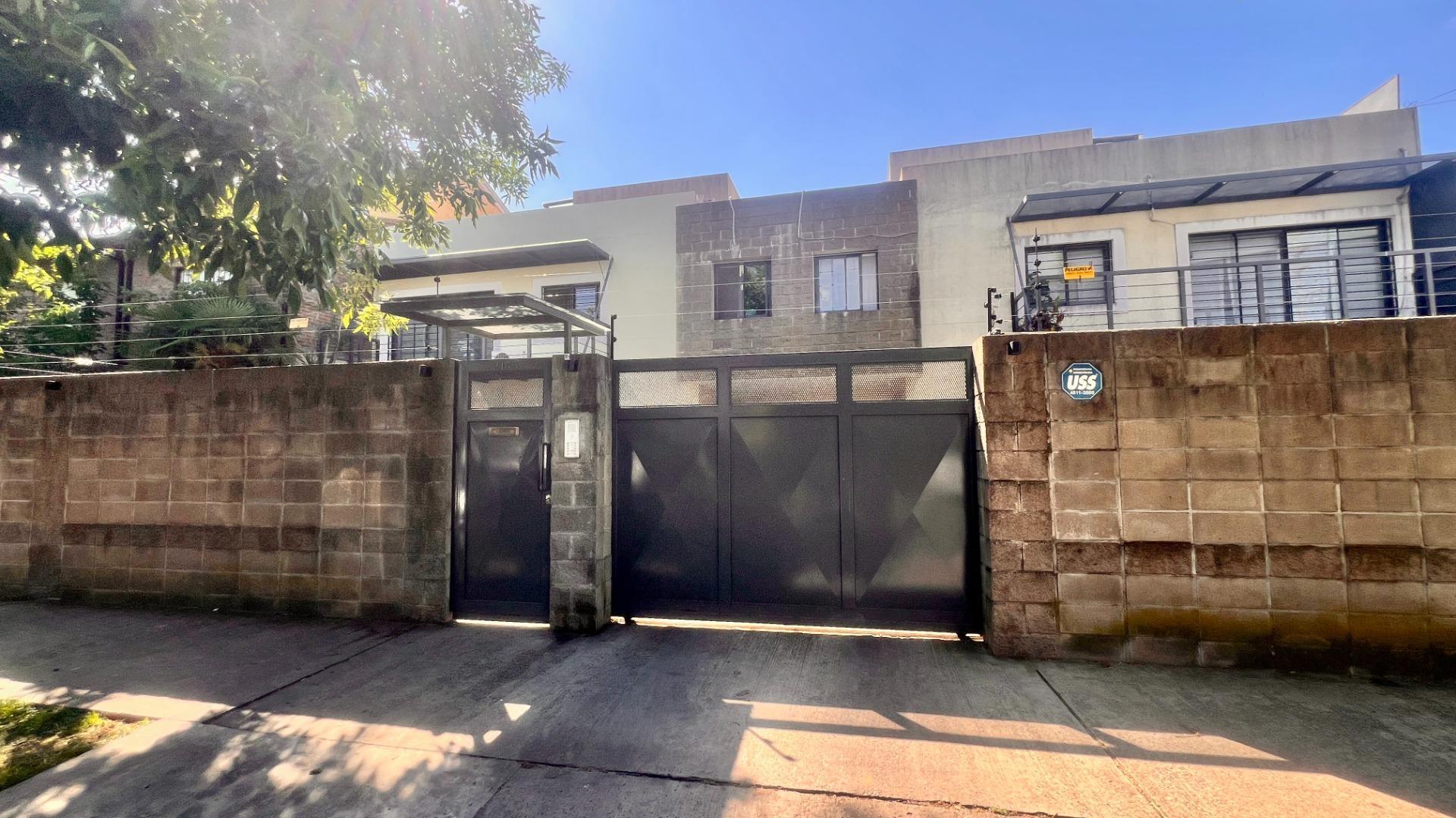 Casa en Venta en Complejo Cerrado Martínez