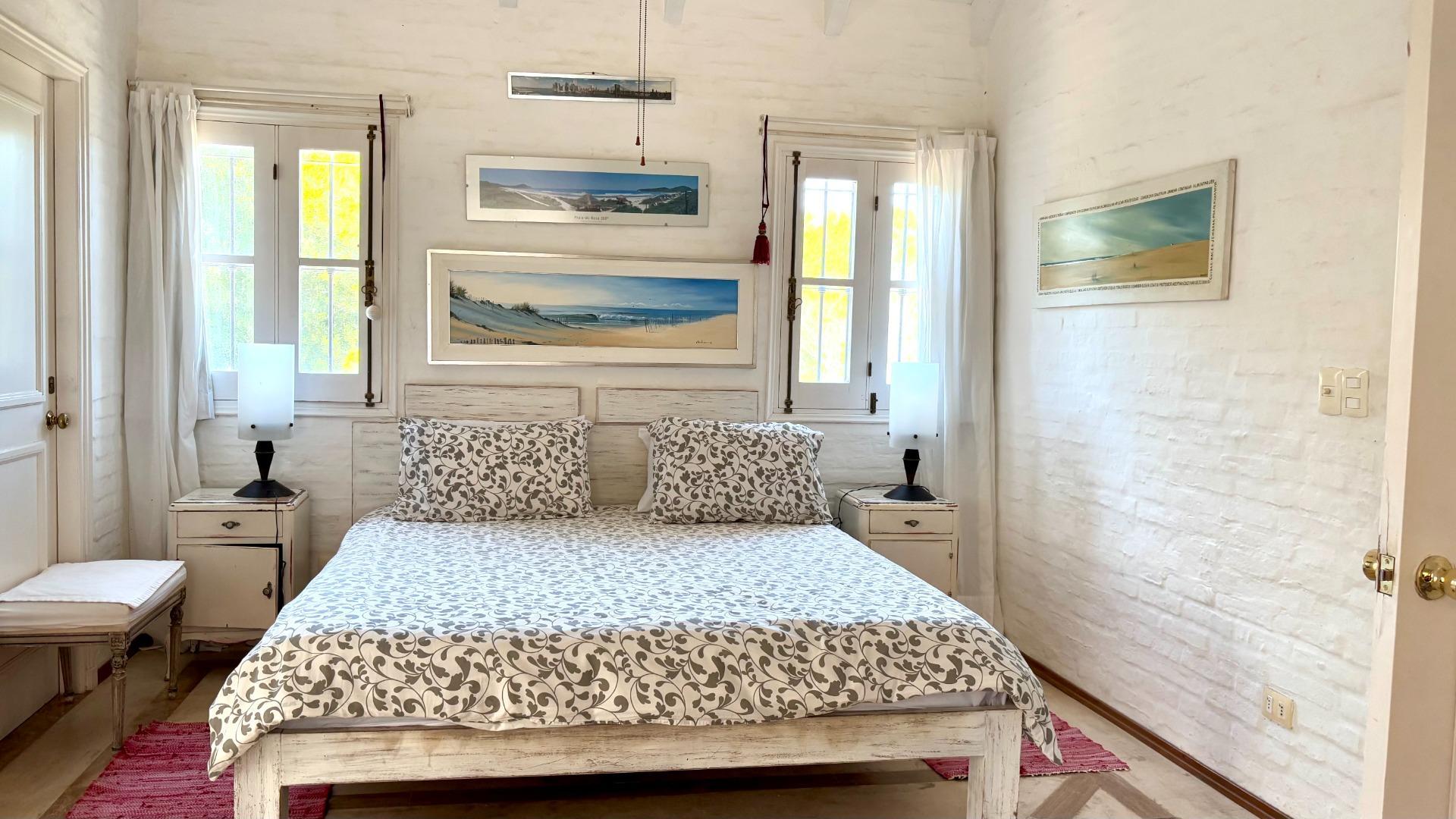 Casa 5 ambientes con 4 baños