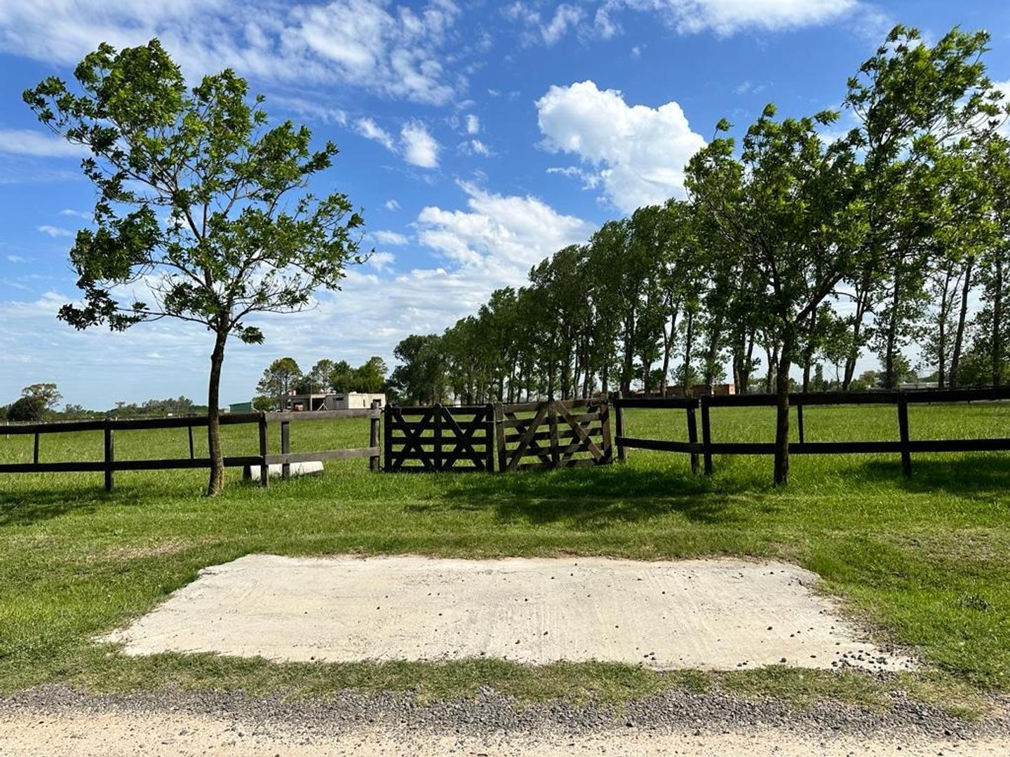 CHACRA EN VENTA CON HARAS CLUB HOUSE EXALTACION DE LA CRUZ