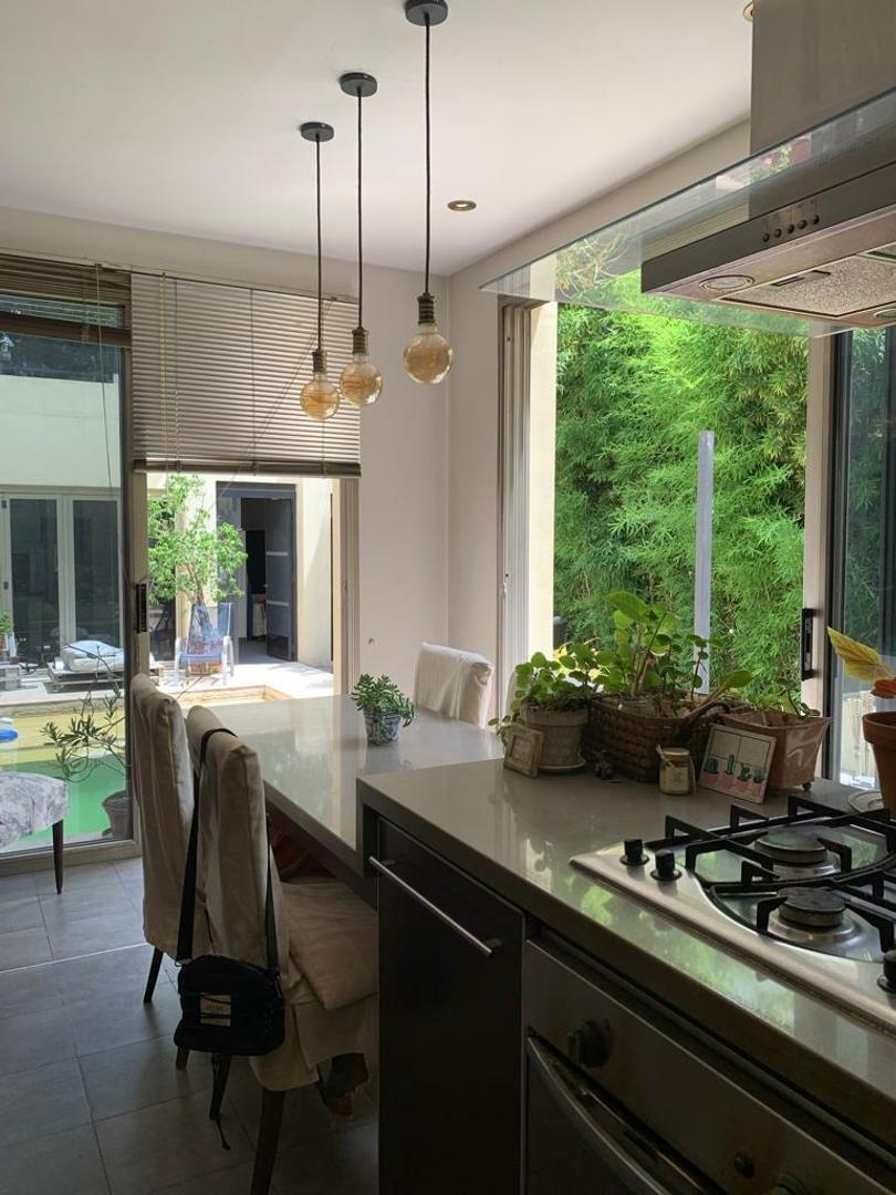 Casa 5 ambientes con 4 baños