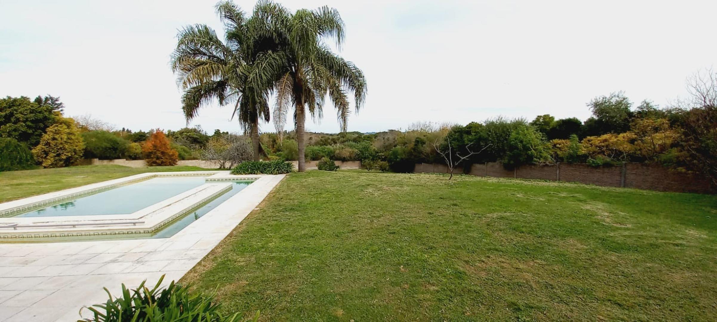 AMPLIA PROPIEDAD A LA VENTA, CON GRAN PARCELA DE TERRENO 