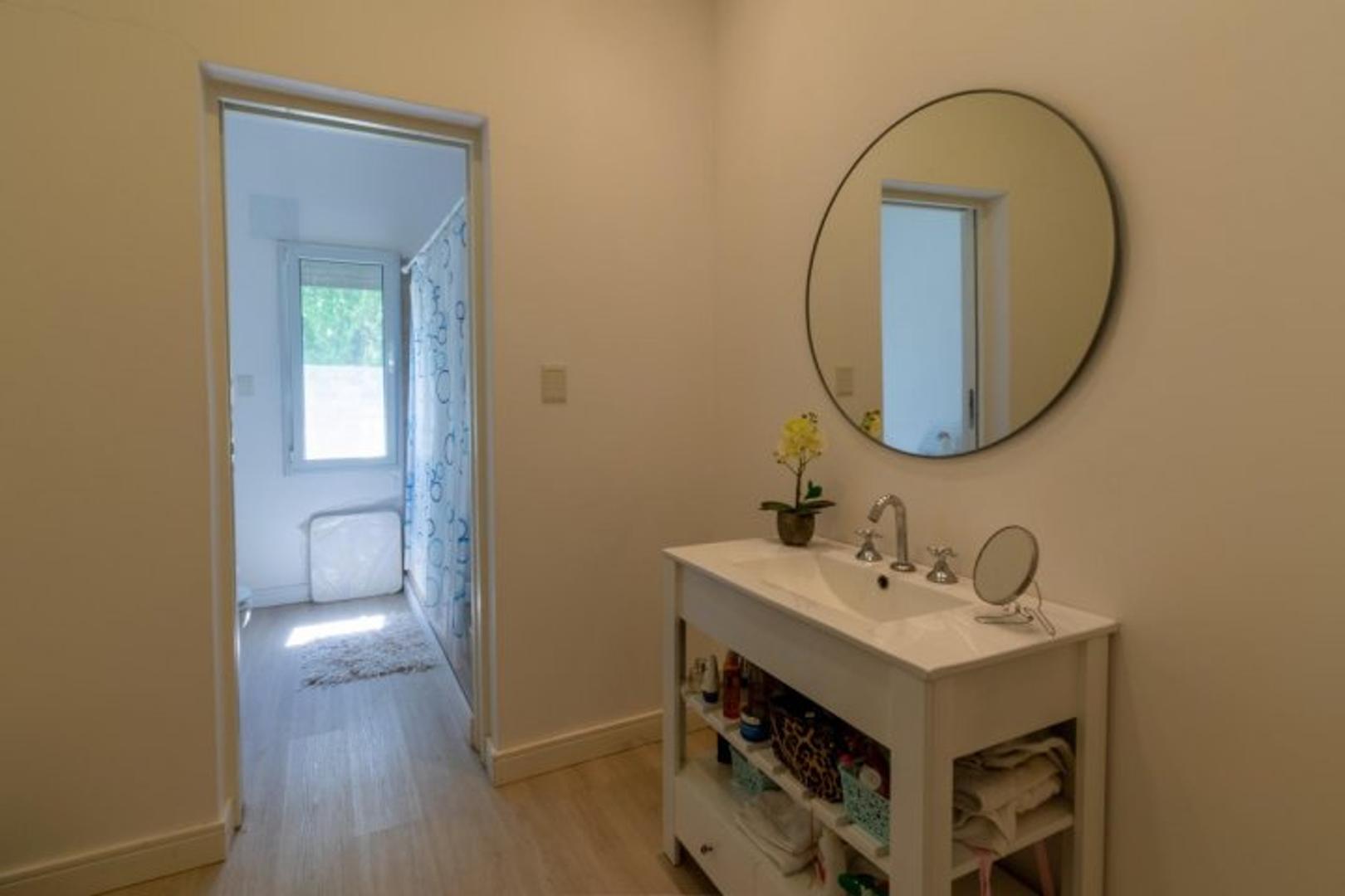 Casa En Barrio Cerrado Los Robles, Carlos Keen, Luján En Venta