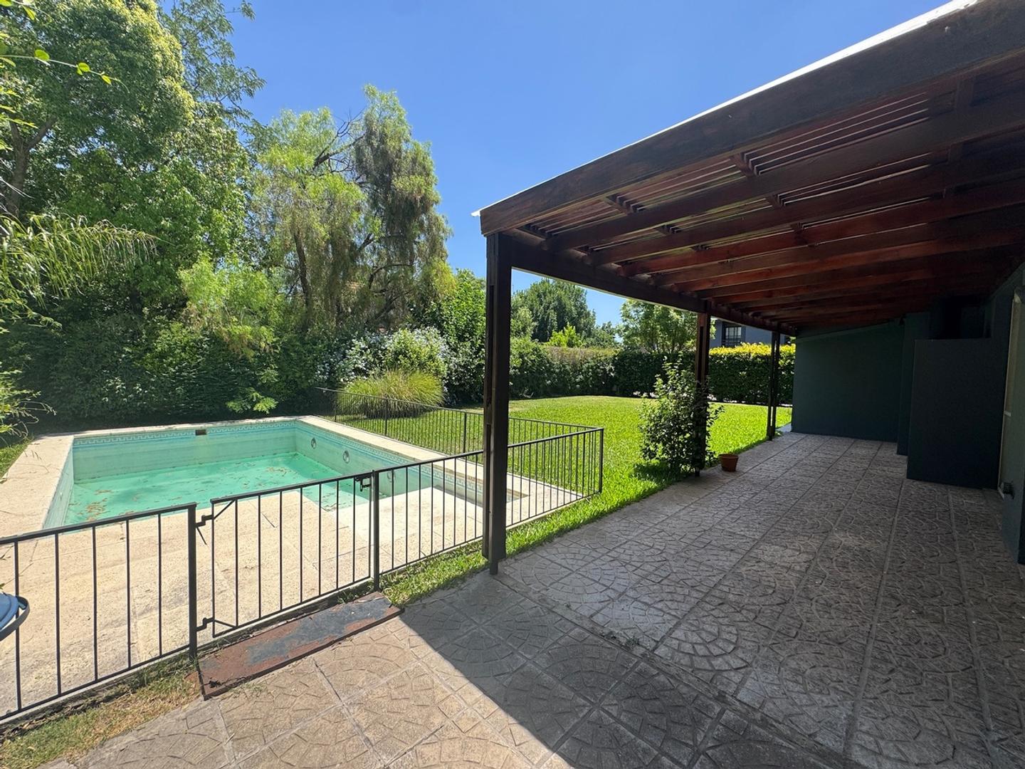 Casa en Venta en Malvinas Argentinas, USD 170.000