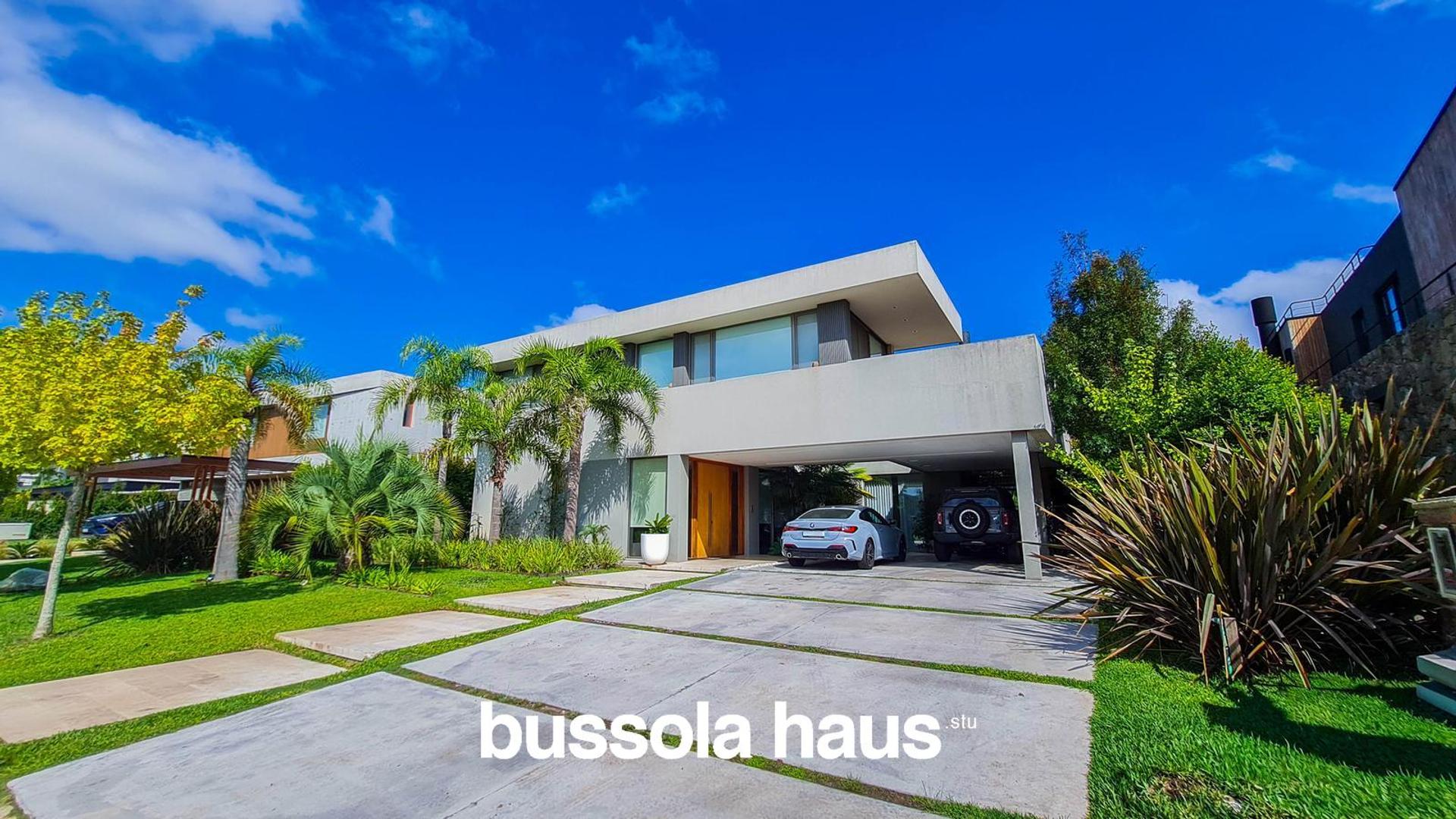 Casa al río en venta y alquiler amoblada 3 dormitorios en Albanueva