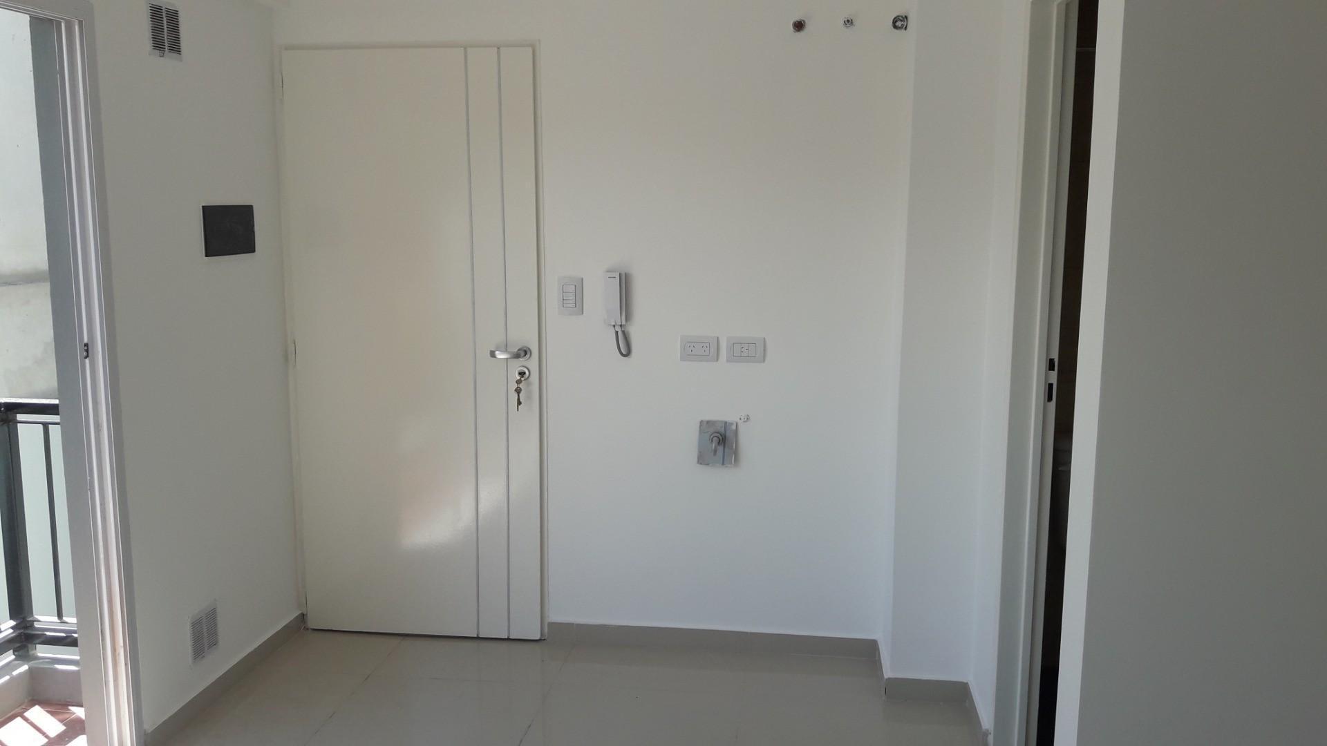 Departamento en Alquiler en Lomas De Zamora, $ 390.000