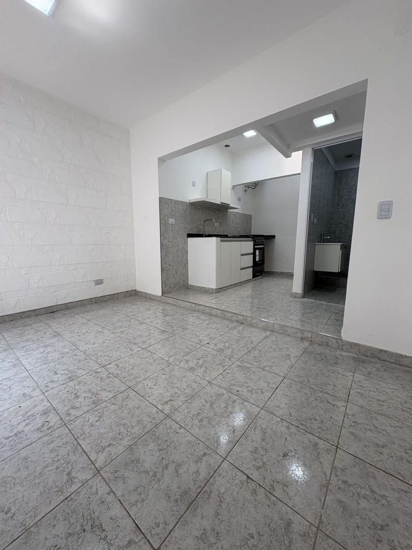 Departamento en Alquiler en Gerli, $ 550.000