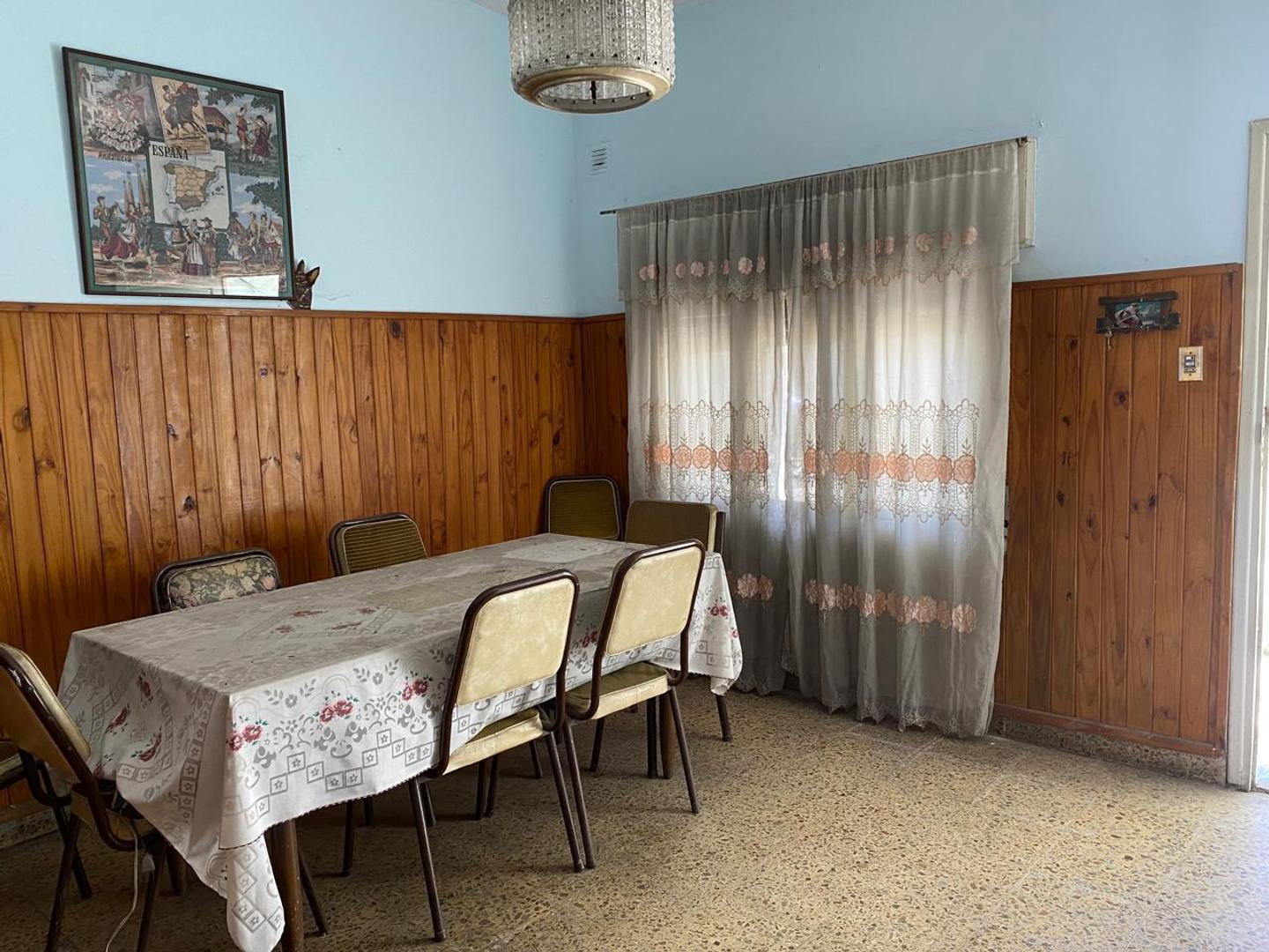 Casa 3 ambientes con 1 baño