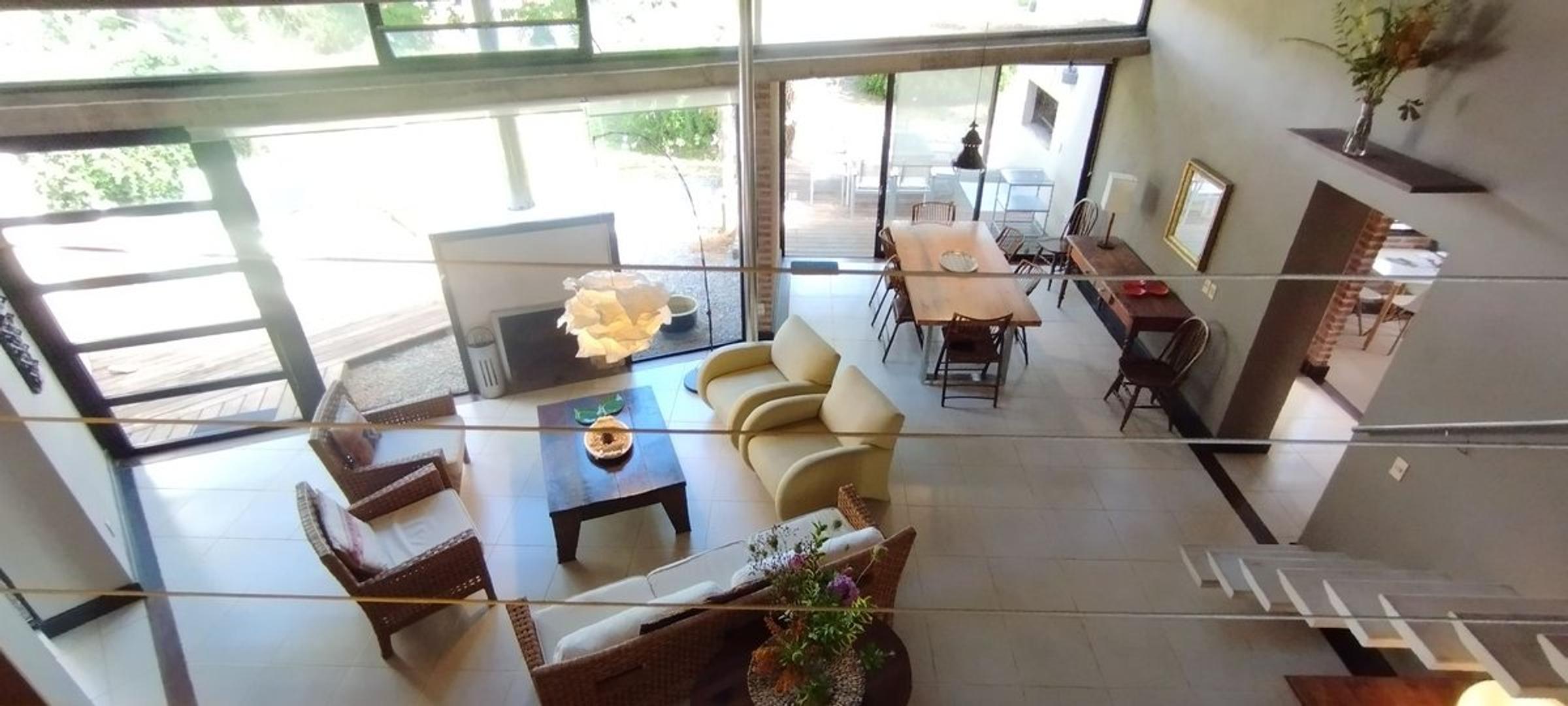 Casa 6 ambientes con 3 baños