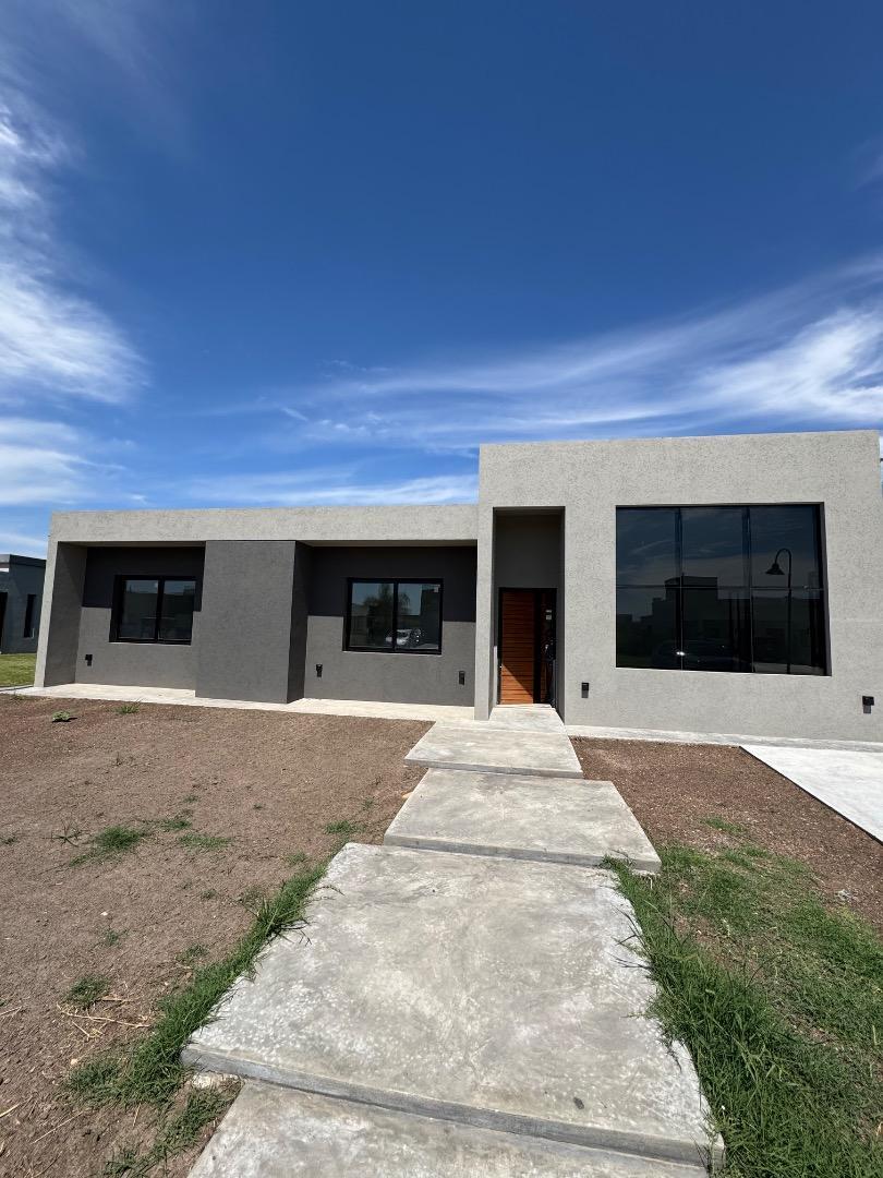 CASA A ESTRENAR EN VENTA