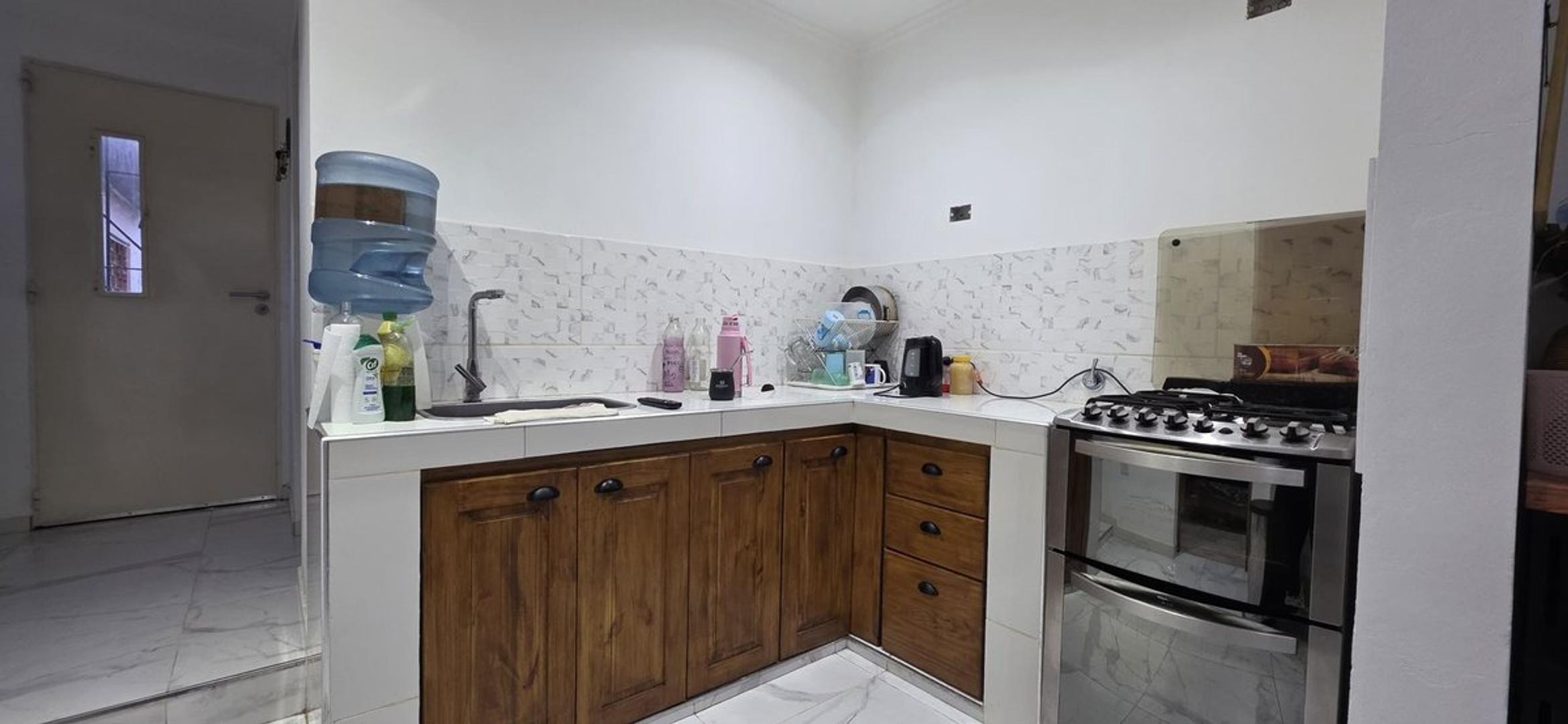 CASA 3 AMBIENTES VENTA BANFIELD CON LOCAL Y DEPTO