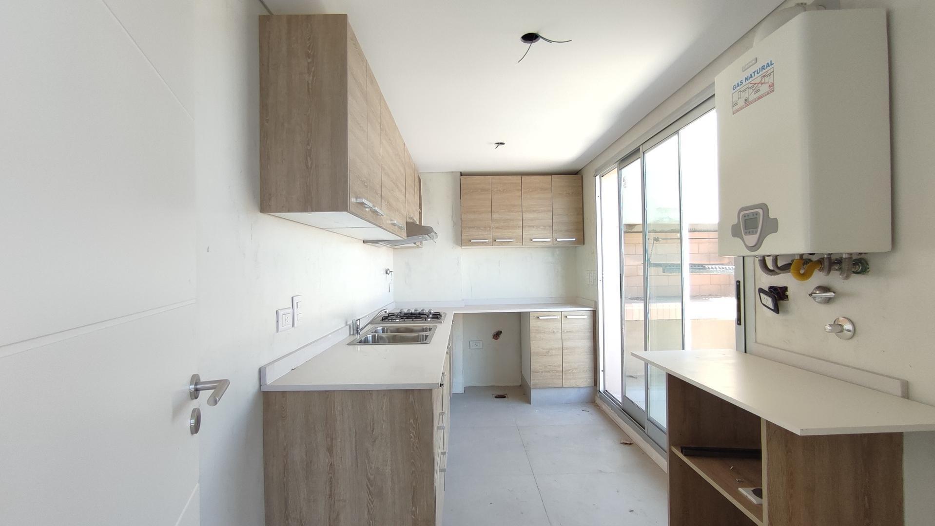 Departamento 4 ambientes con 3 baños