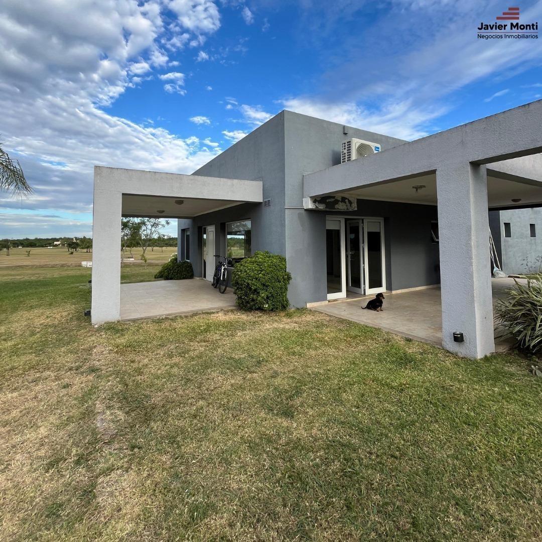 Casa 4 ambientes con 3 baños