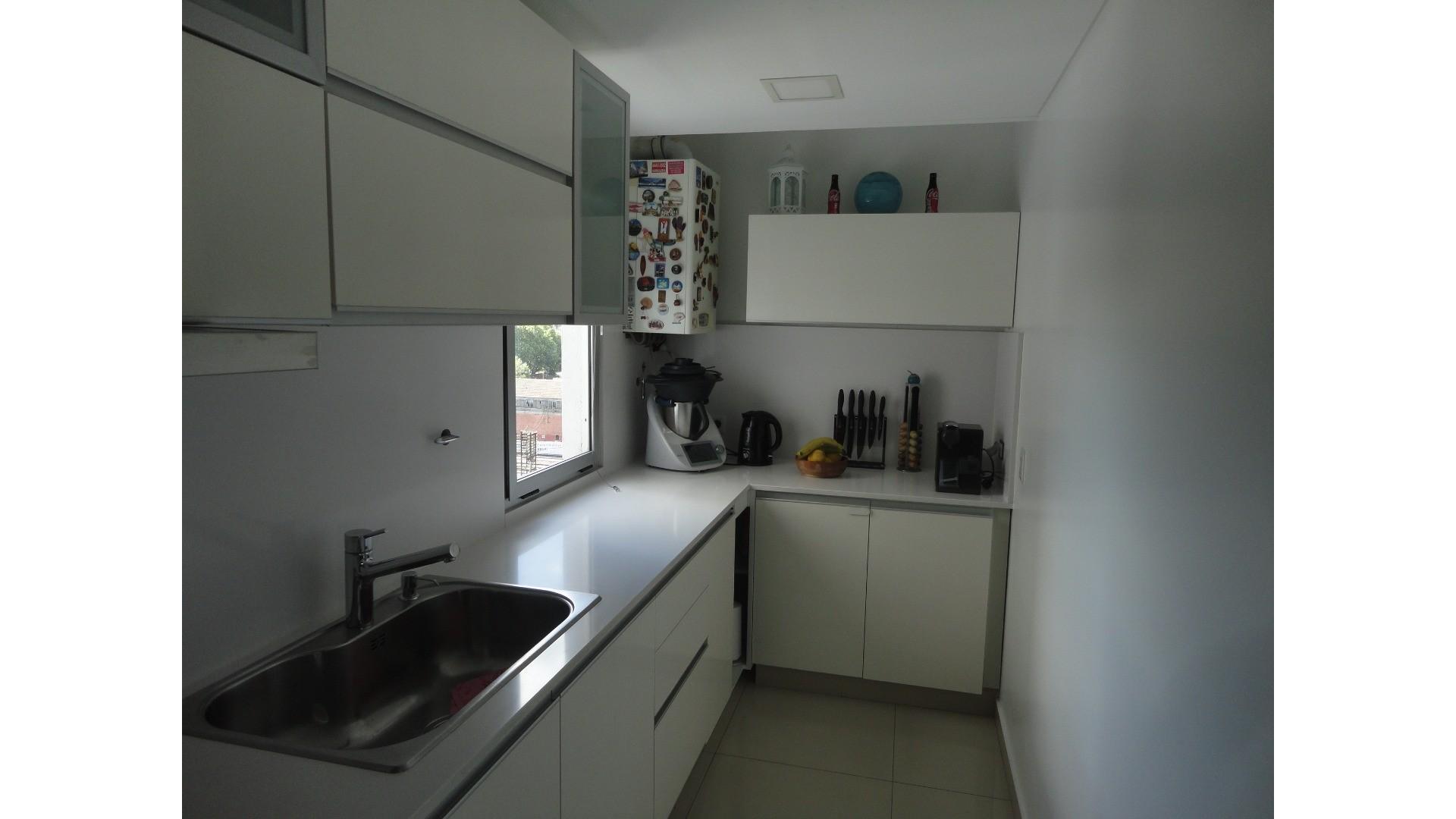 Departamento 4 ambientes con 3 baños