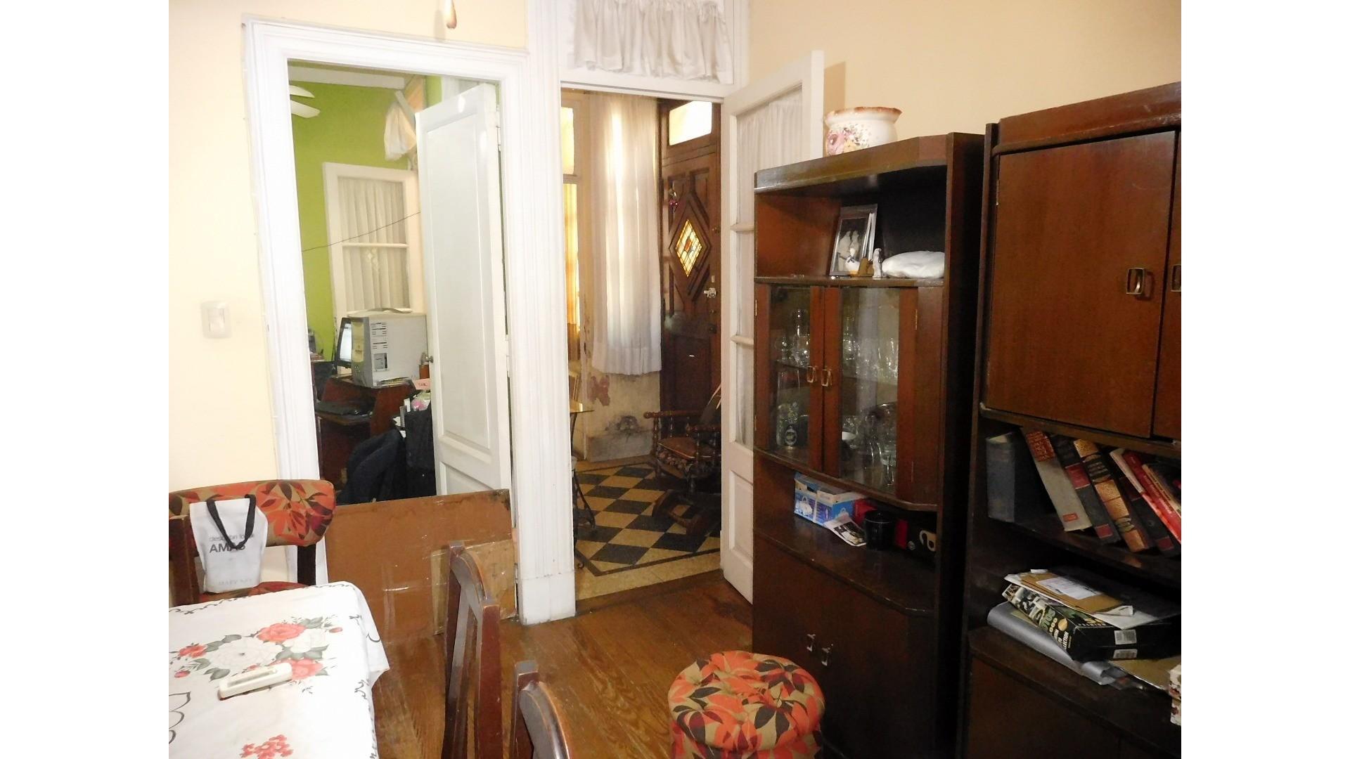 EXCELENTE DEPARTAMENTO EN  EDIFICIO SEÑORIAL