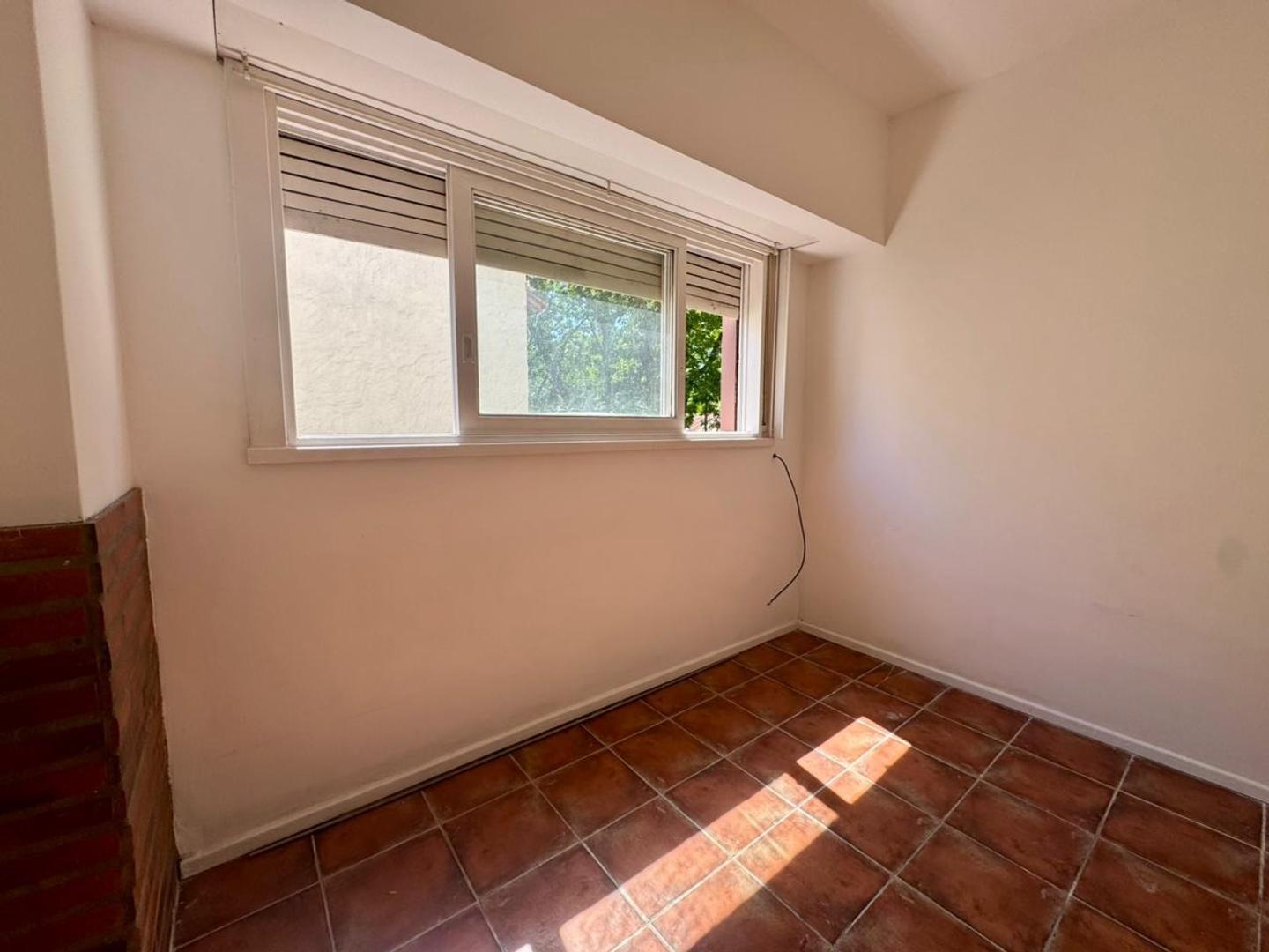 Cuatro amb. en alquiler • Nuñez • Comodoro Rivadavia 1800