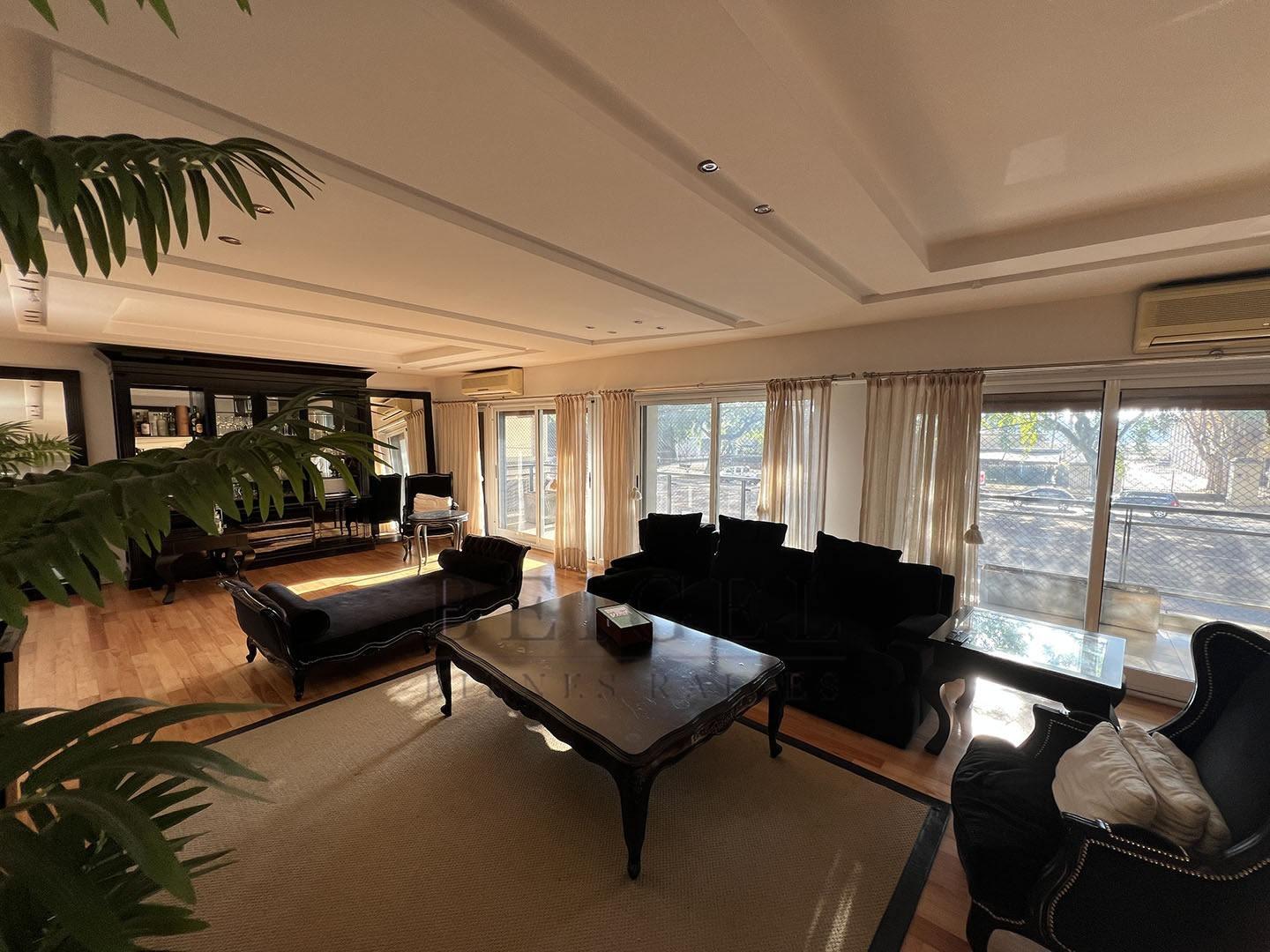 Departamento 4 ambientes con 5 baños