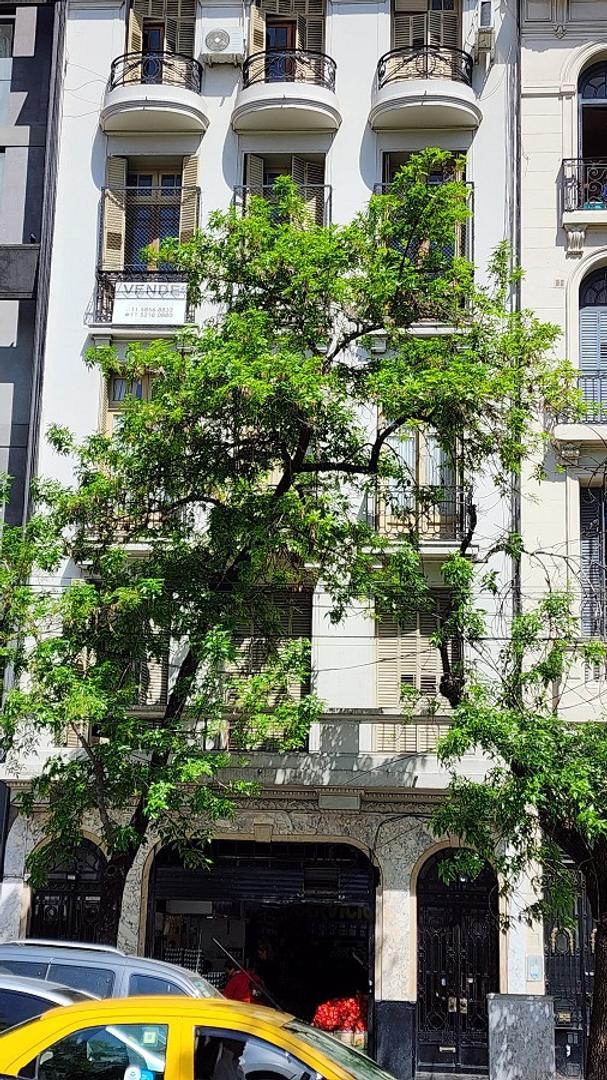 3 ambientes con comedor diario, contrafrente. Vista a pulmón