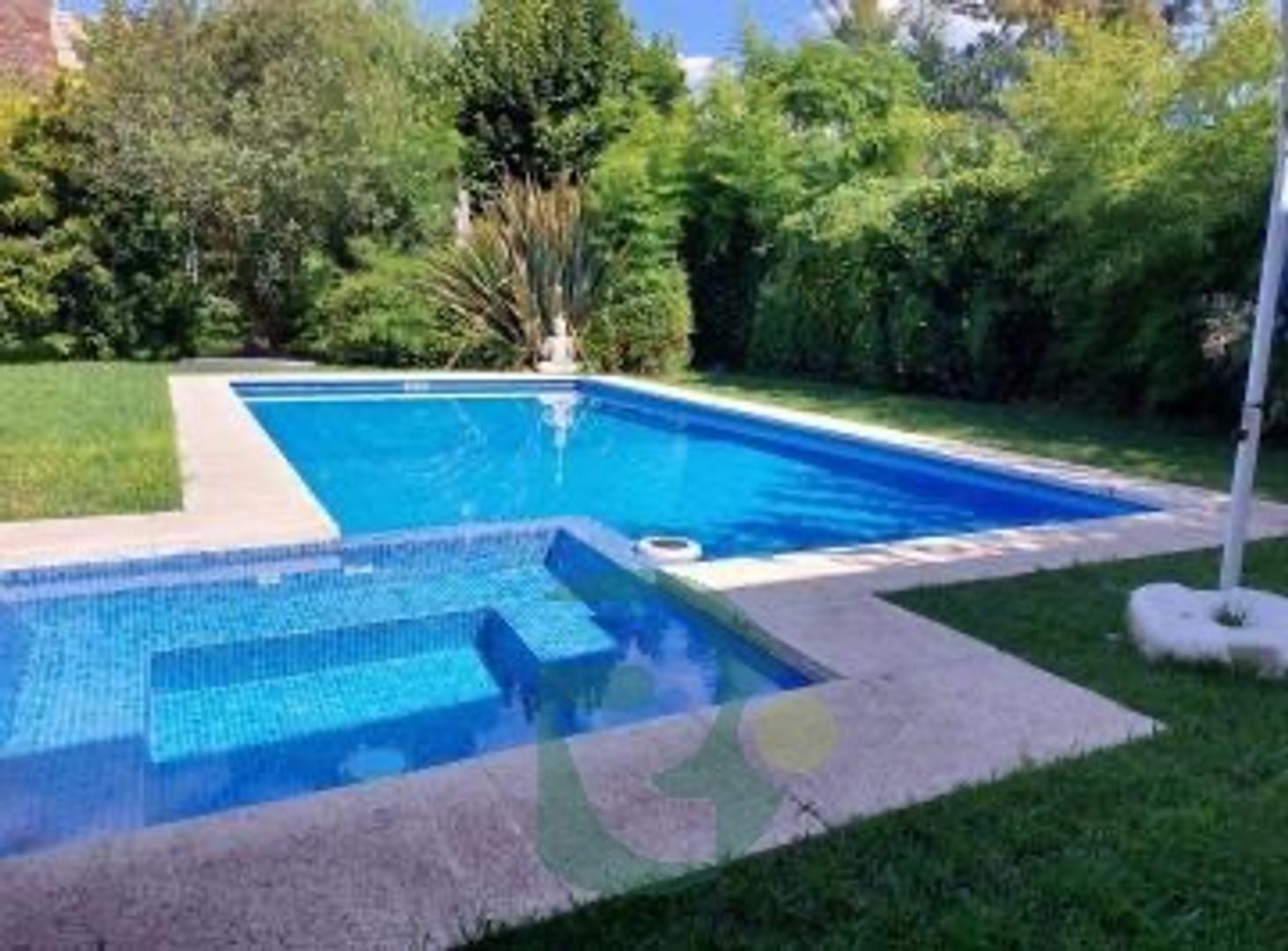 VENTA CASA 6AMB.PILETA.BARRIO ALTOS DEL SOL.PERMUTA