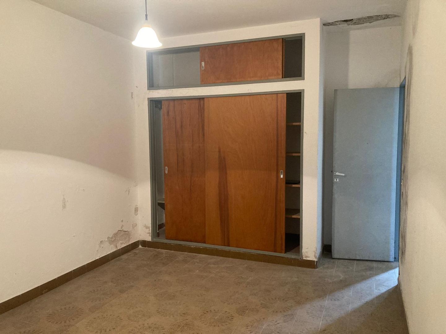 CASA 4 AMBIENTES EN 2 PLANTAS CON LOCAL