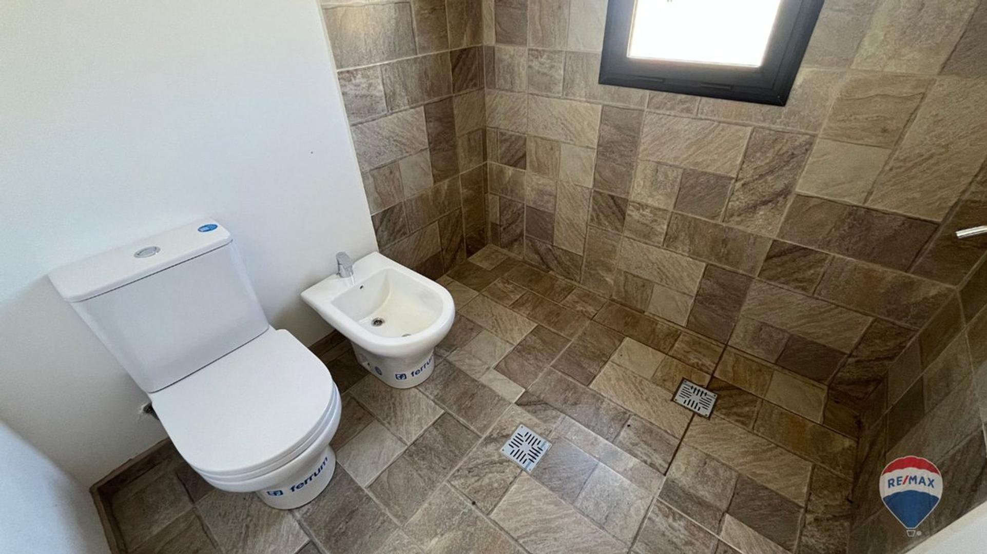 Casa 3 ambientes con 1 baño